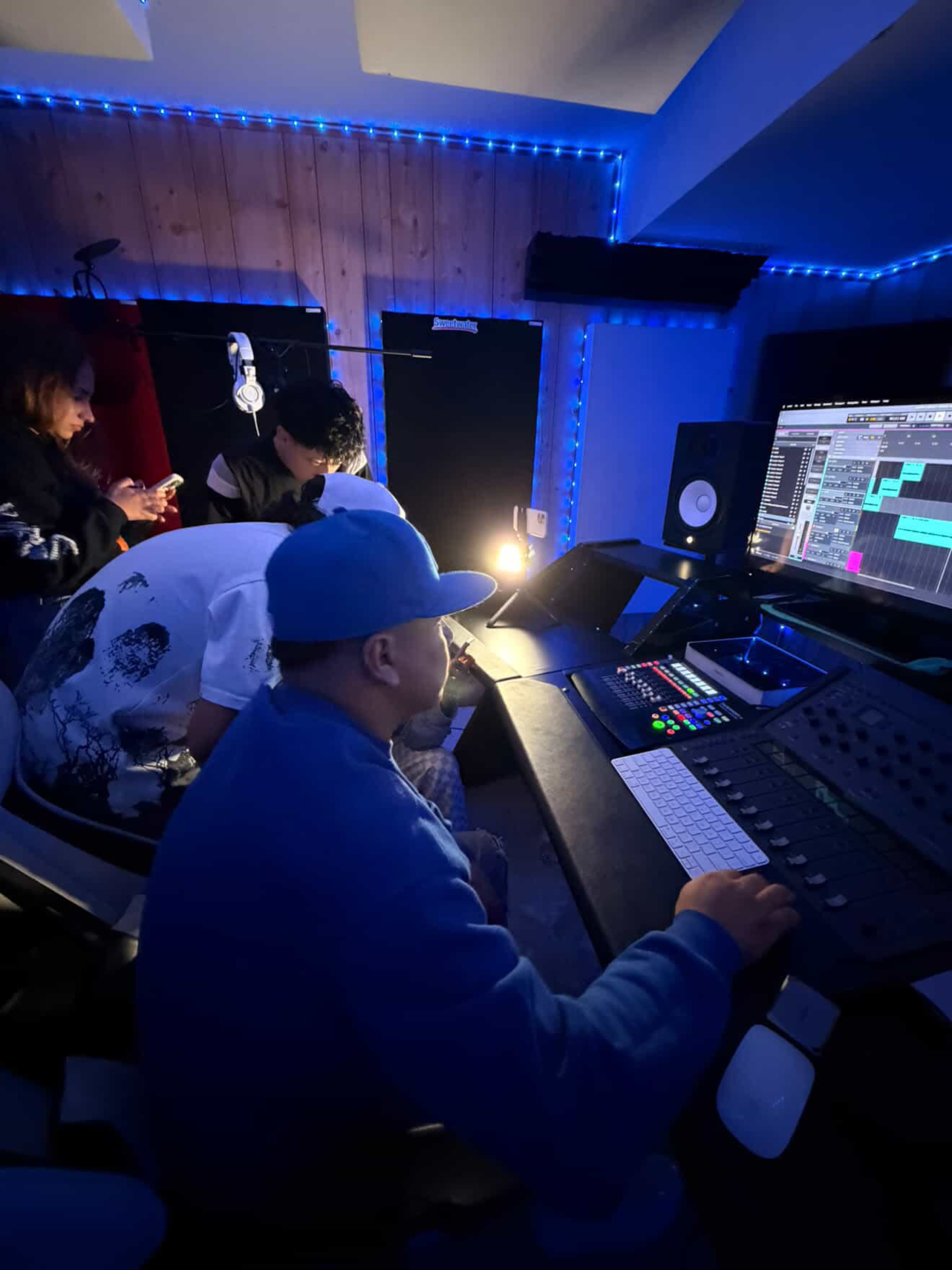 LLEVA TU MÚSICA AL SIGUIENTE NIVEL Image in Brooklyn Park, Brooklyn Park, MN