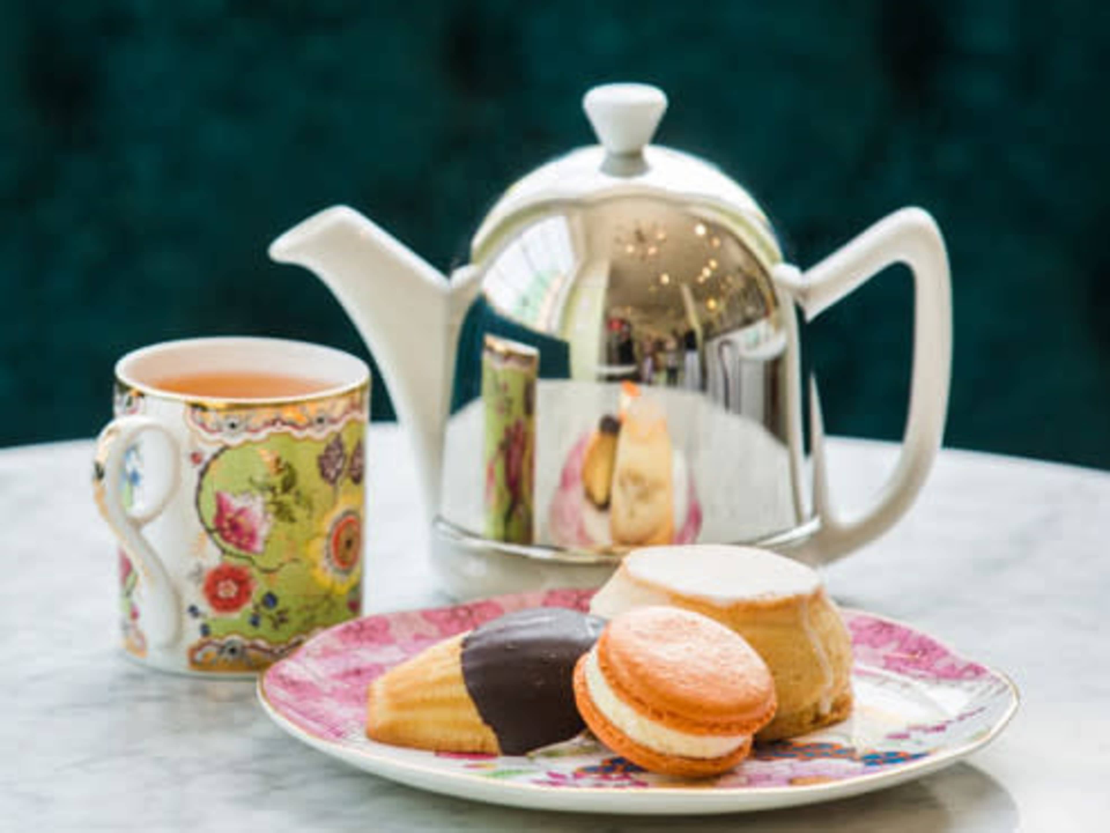 English Tea Service with Cookie/Scone Platter