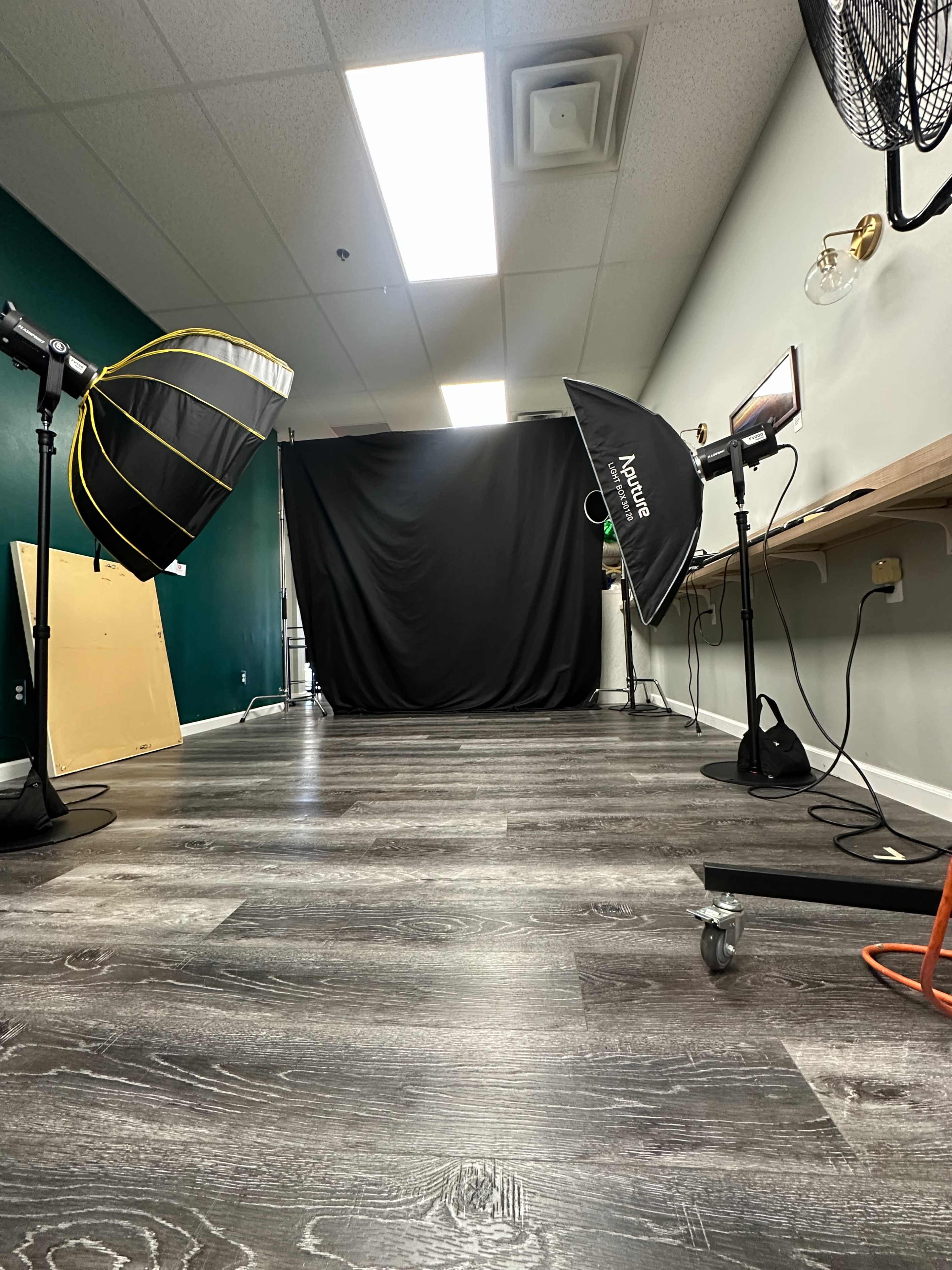 All-in-One Beauty + Photo Studio for Creators Image in Shelby Township, shelby township, MI