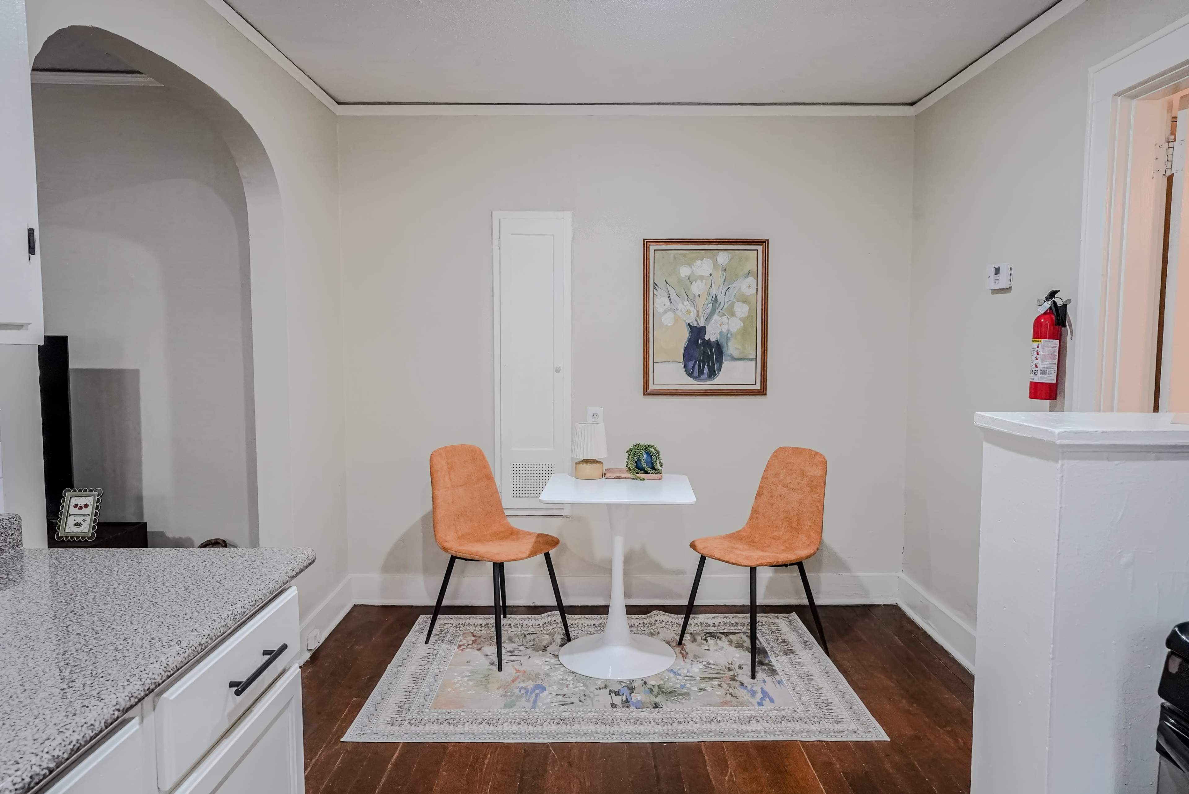 Centrally Located King Bed Midtown Crosstown 1428 Image in Crosstown, Memphis, TN