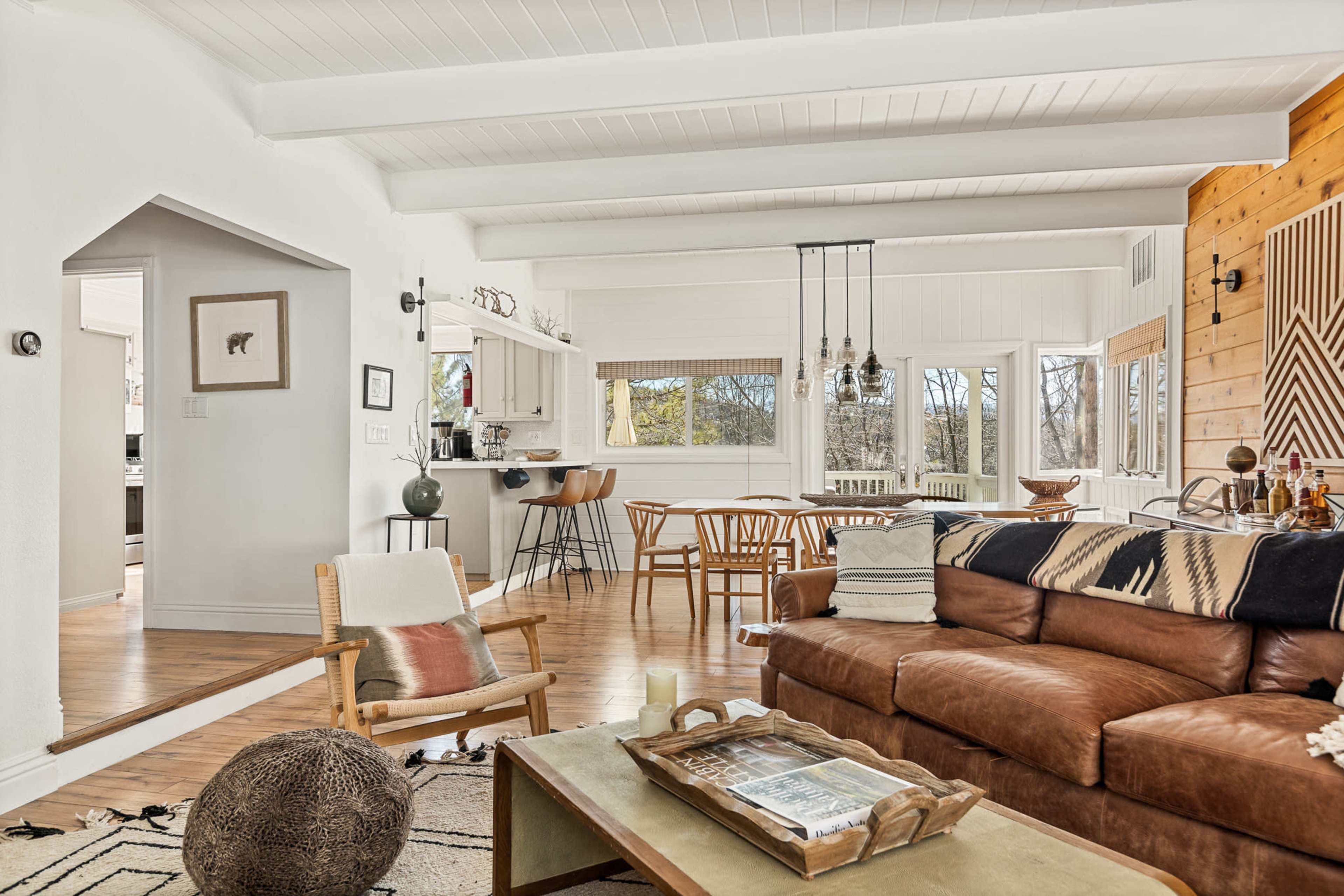 Rustic Modern Designer Mountain Retreat with Gameroom and Hot Tub Image in Lake Arrowhead, Lake Arrowhead, CA