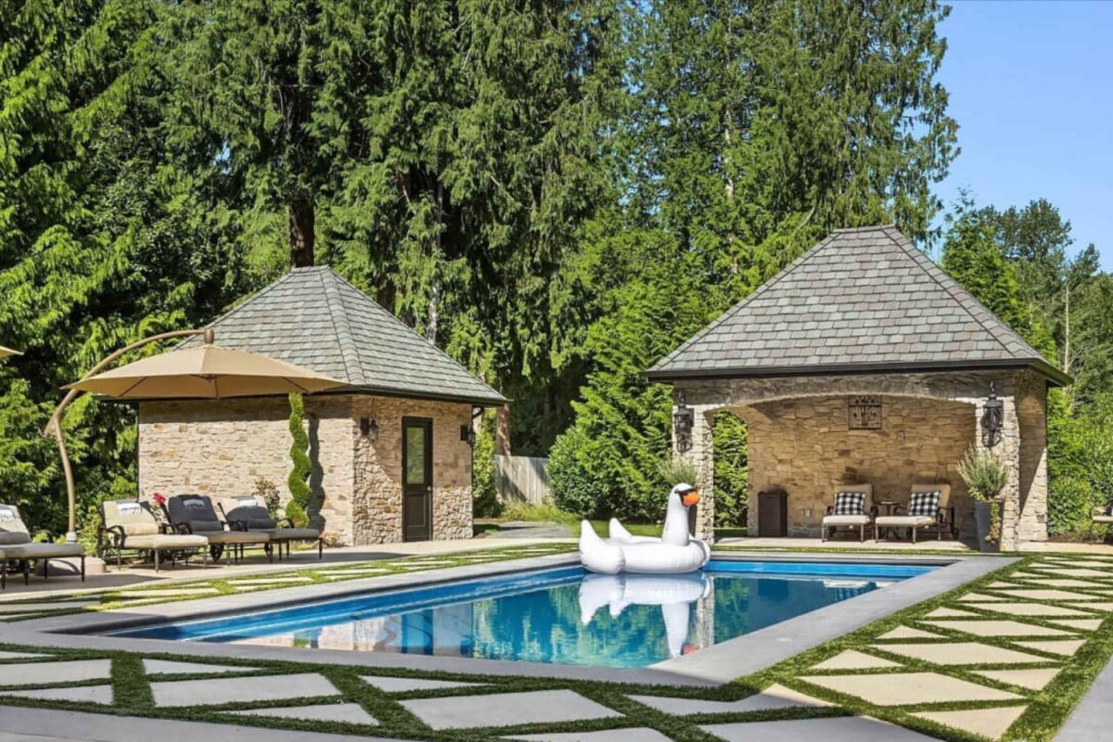 Private Gated Woodinville Estate on 3+ Acres for Offsites & Events Image in Cottage Lake, Woodinville, WA