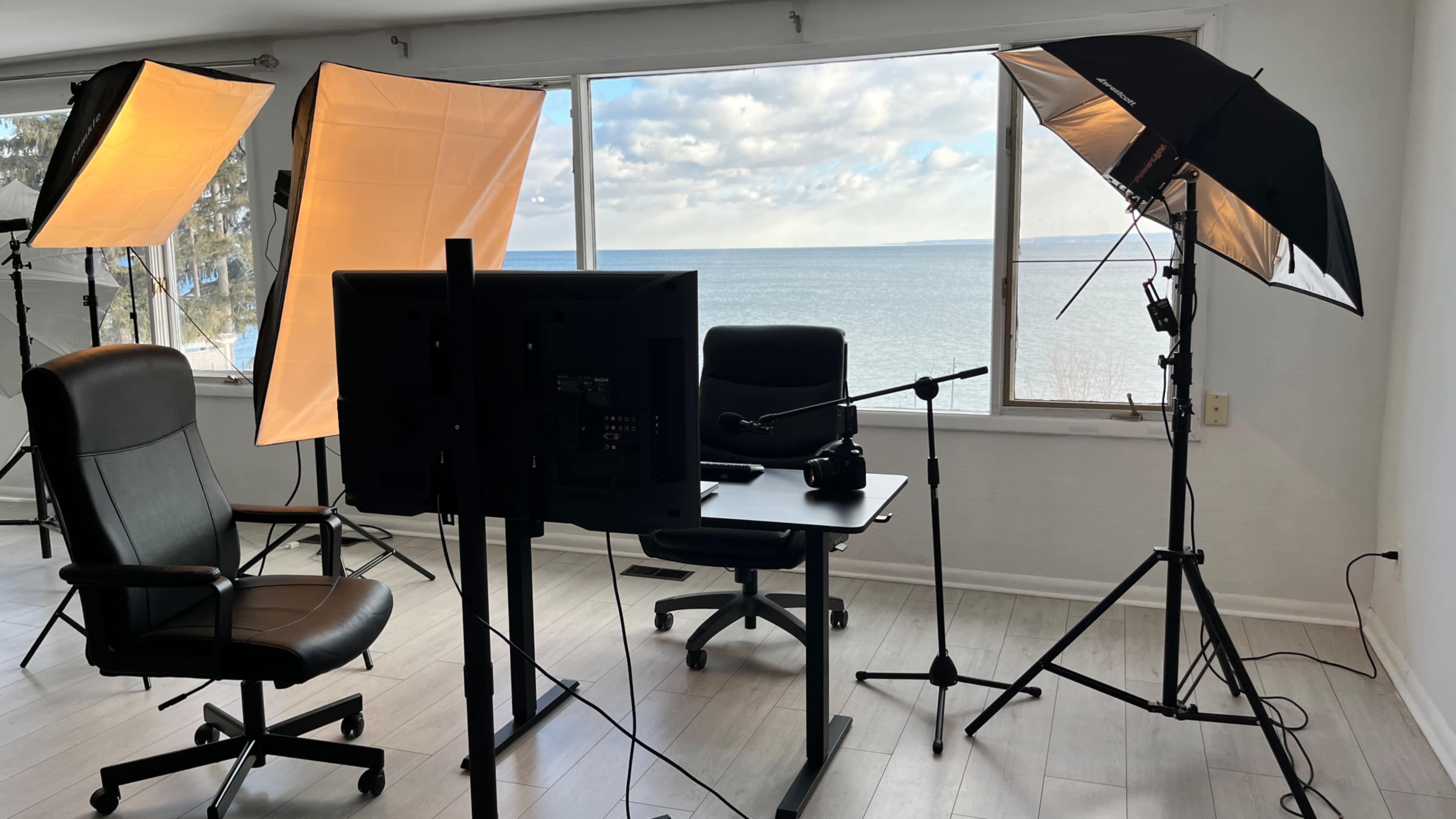 Waterfront podcast studio Image in Burlington, Burlington, ON