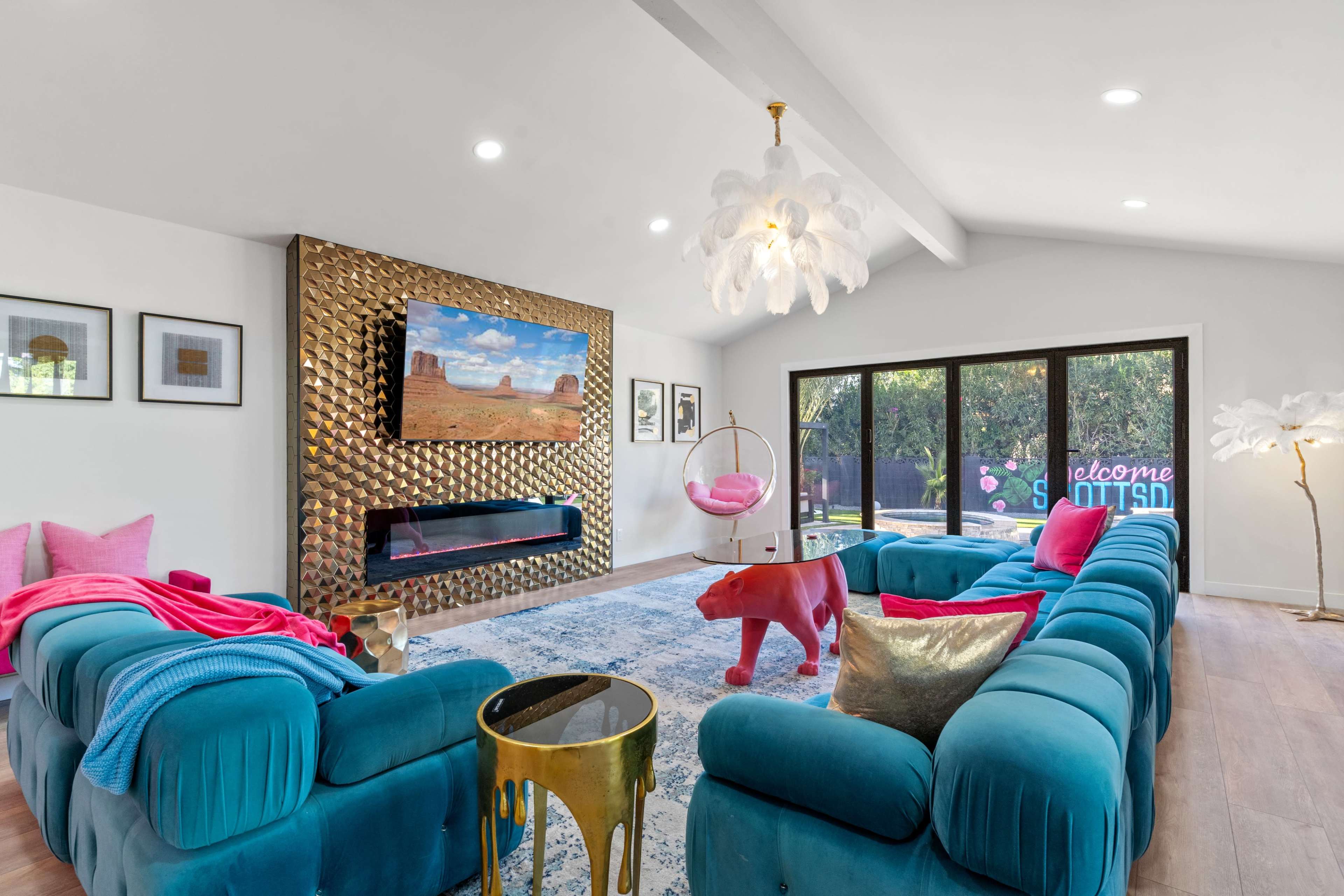Trendy Girly House with Pool & Spa Image in Fairway Park, scottsdale, AZ