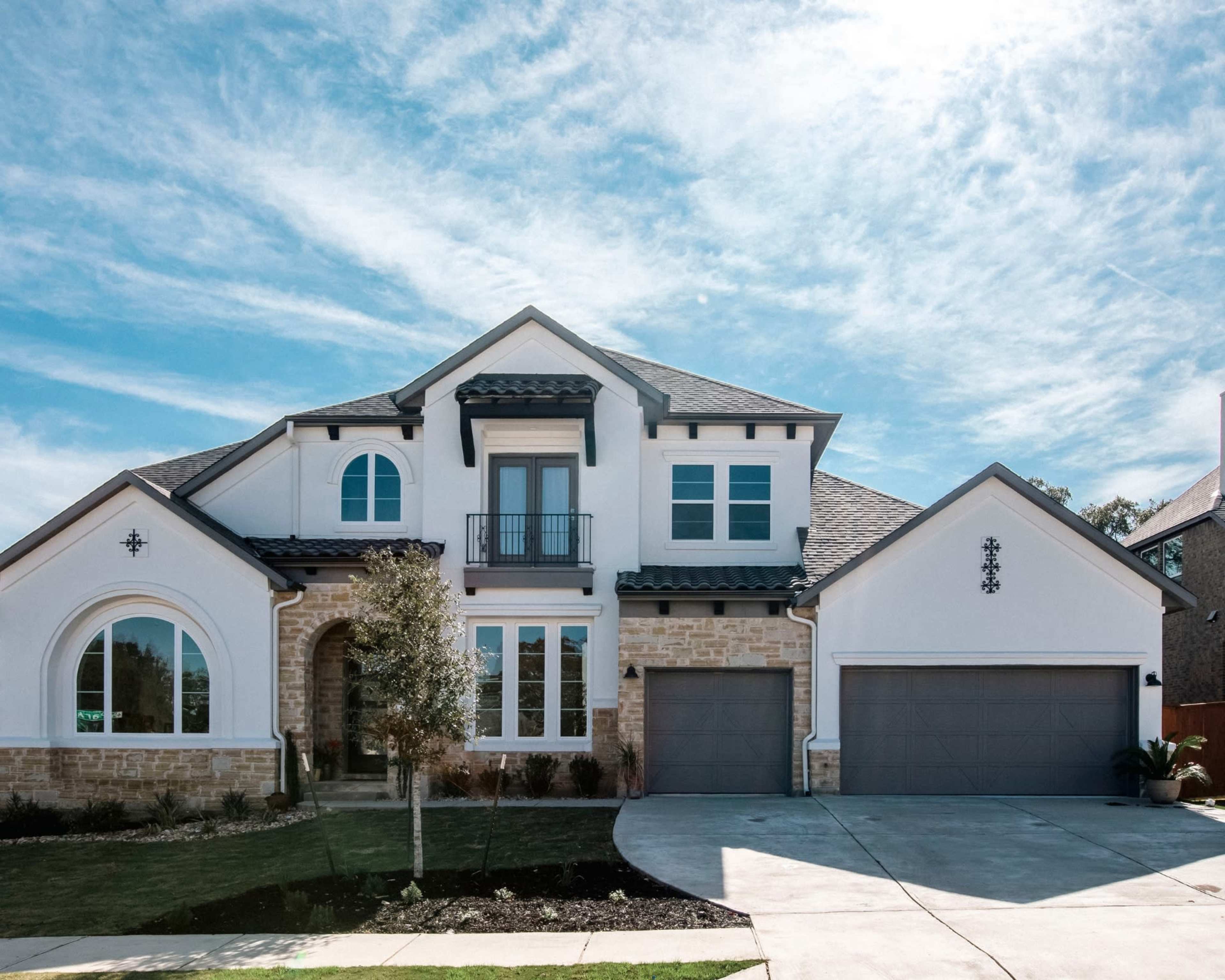 Modern Home with Tons of Natural Light, Designed for Photo Shoots, Luxury Boudoir/Bridal/Maternity Wardrobe, Large Tub for Milk Bath Sessions, Experienced with Commercial Shoots Image in North Buttercup Creek, Cedar Park, TX