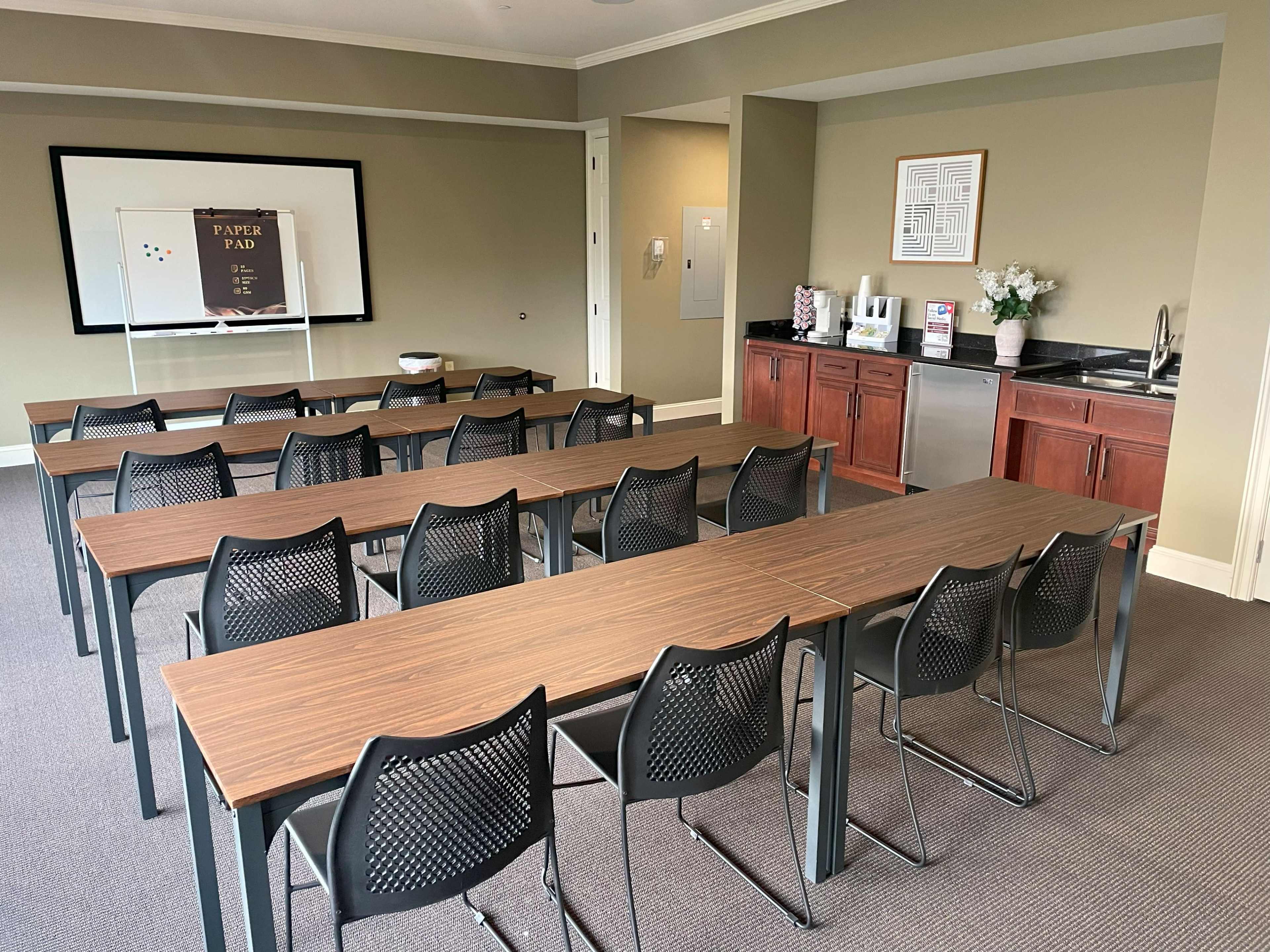 Murfreesboro’s Modern Conference Room – Sleek, Smart, and Ready to Impress Image in Murfreesboro, Murfreesboro, TN