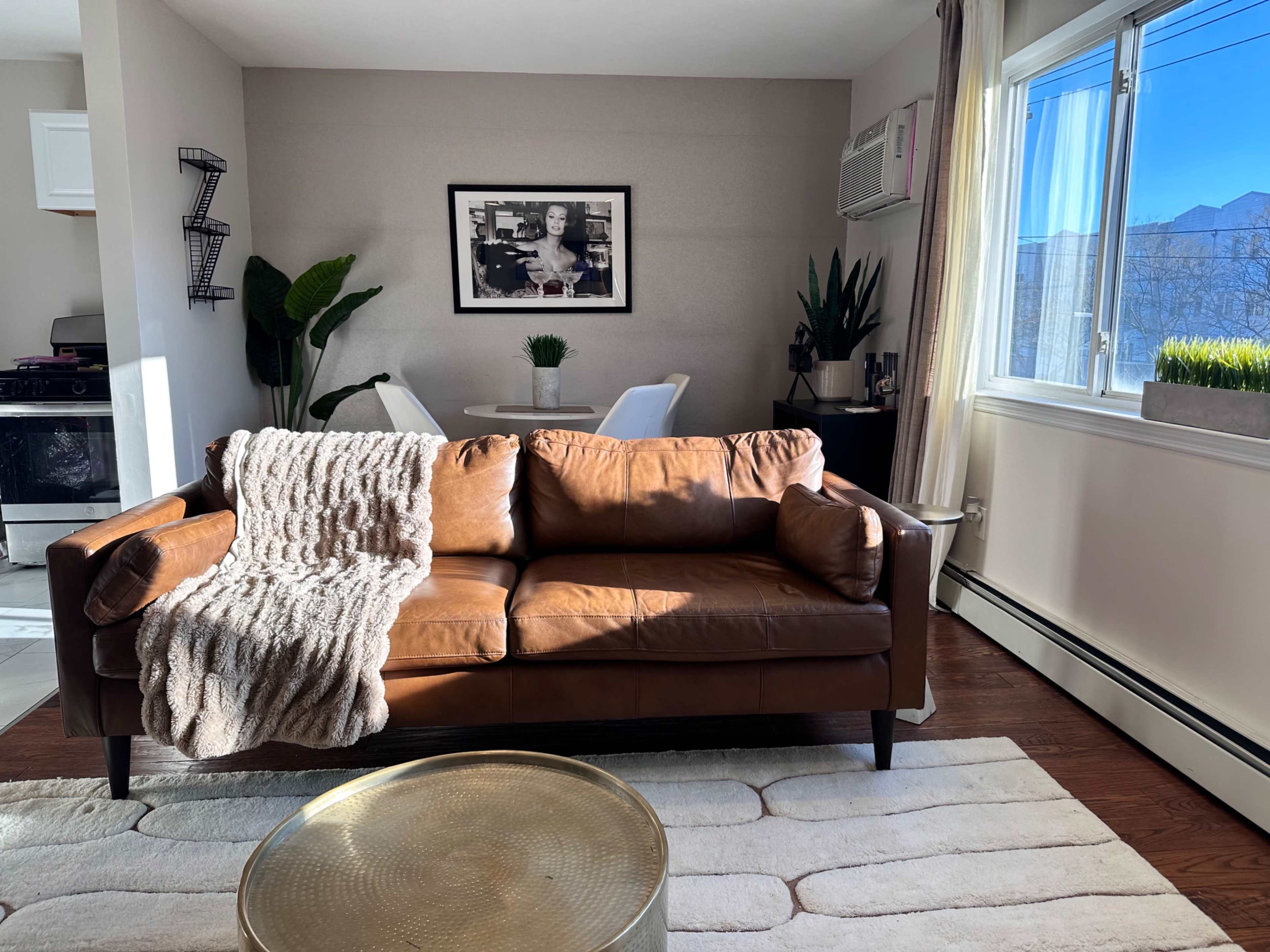 Modern 1 Bedroom Image in Harding Park, Bronx, NY