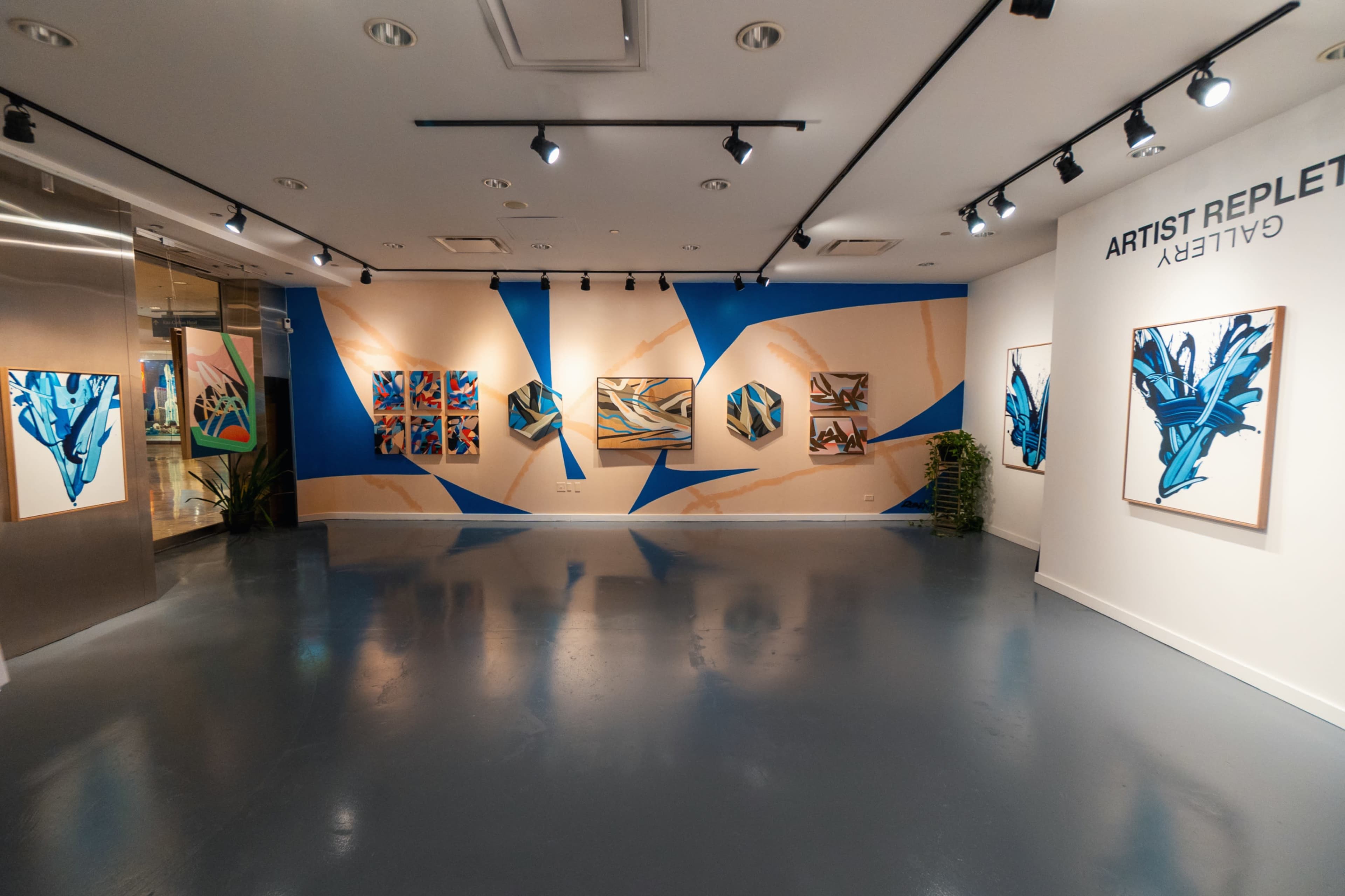 Art Gallery off Michigan Avenue - Downtown Chicago Image in Near North Side, Chicago, IL