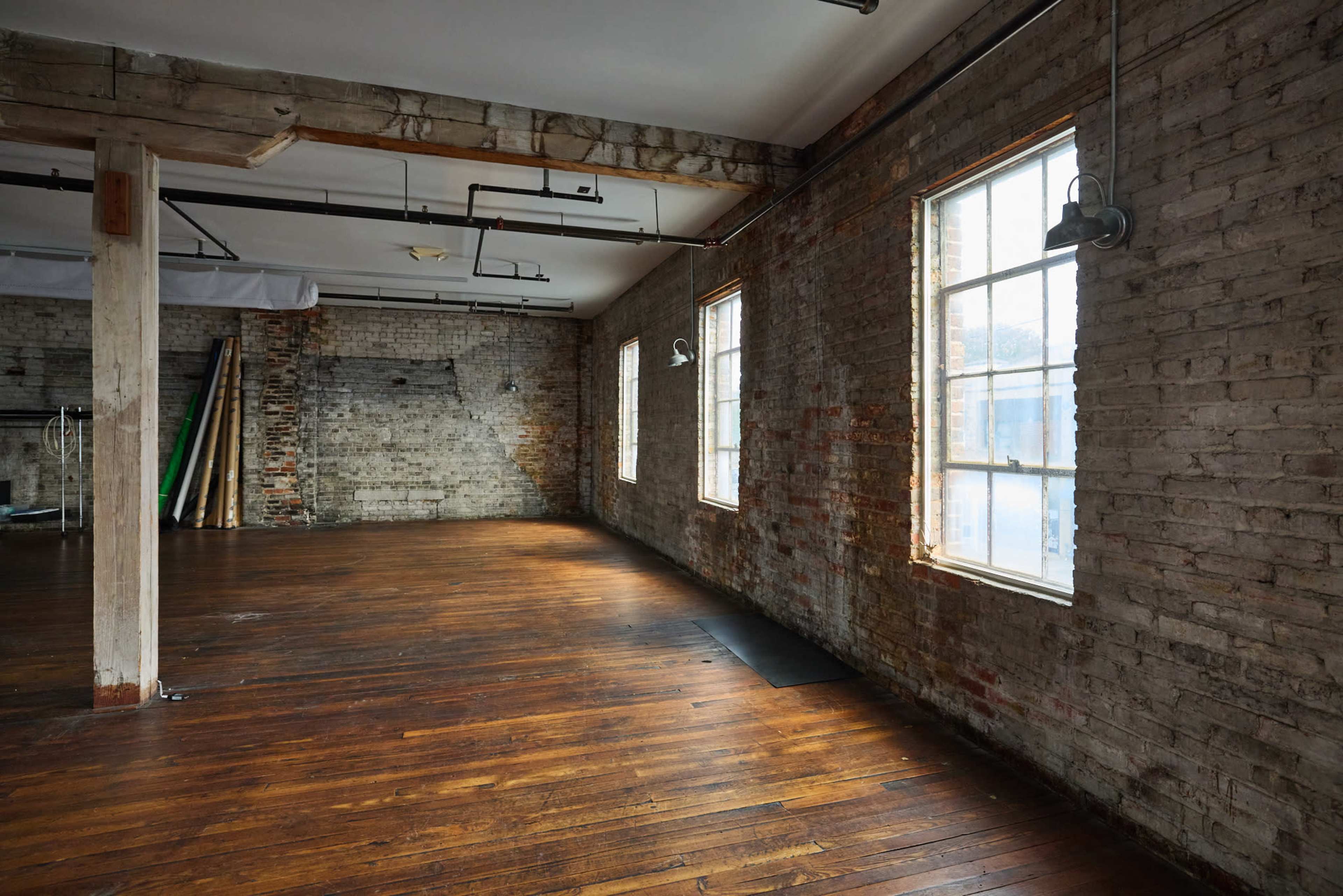 Historic Loft Photo Studio with Natural Light and Beautiful Exposed Brick Image in Burlington, Burlington, NC