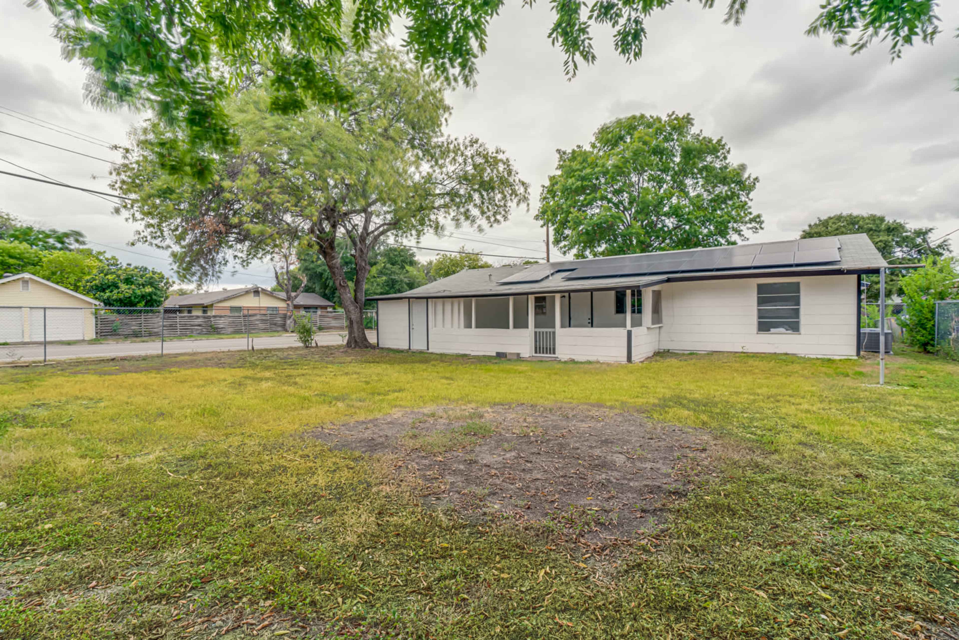 Cozy Retreat Near Downtown SA Image in Park Village, San Antonio, TX