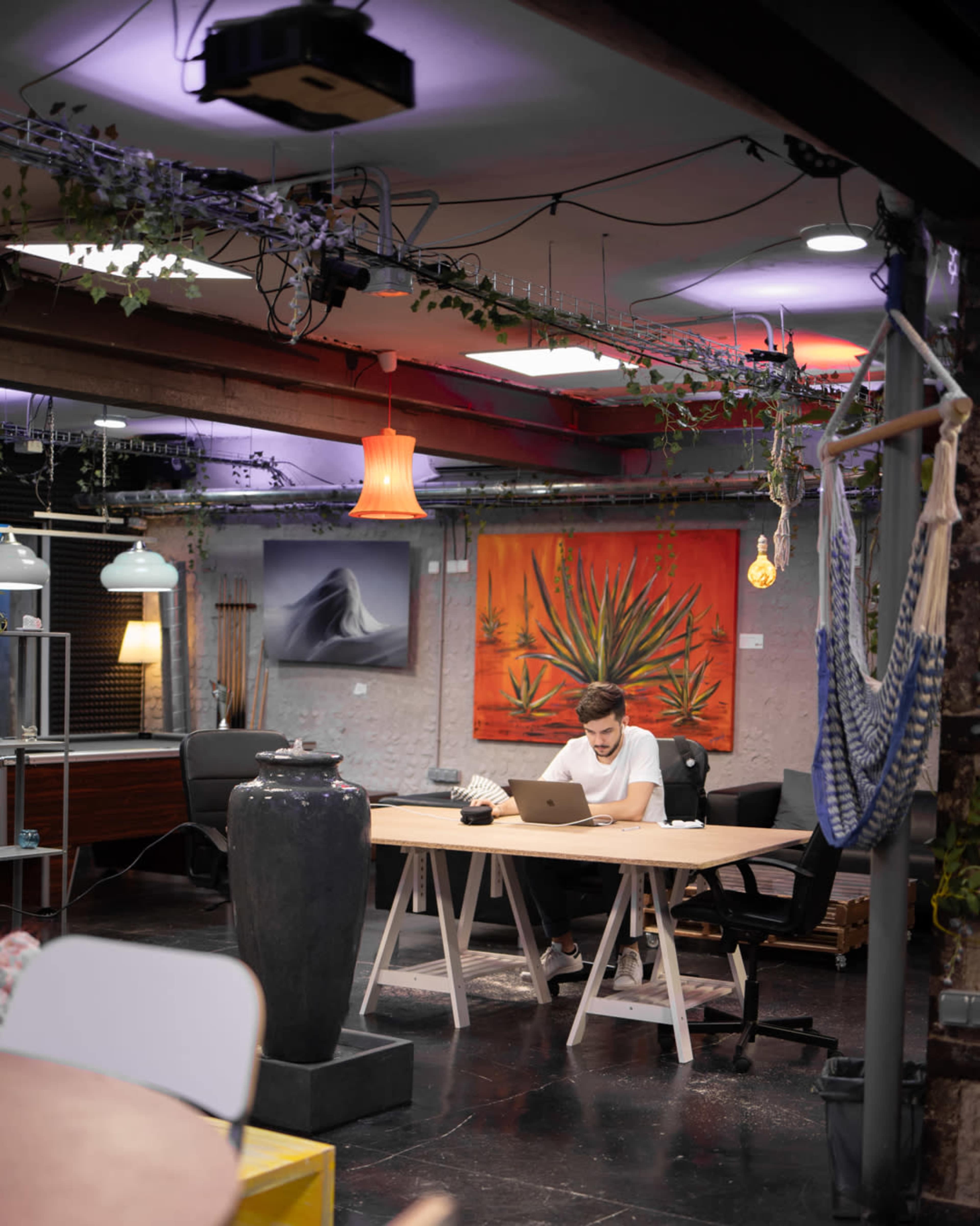 Un Espacio de Coworking Creativo en Montjuic Image in El Poble-sec, Barcelona, B