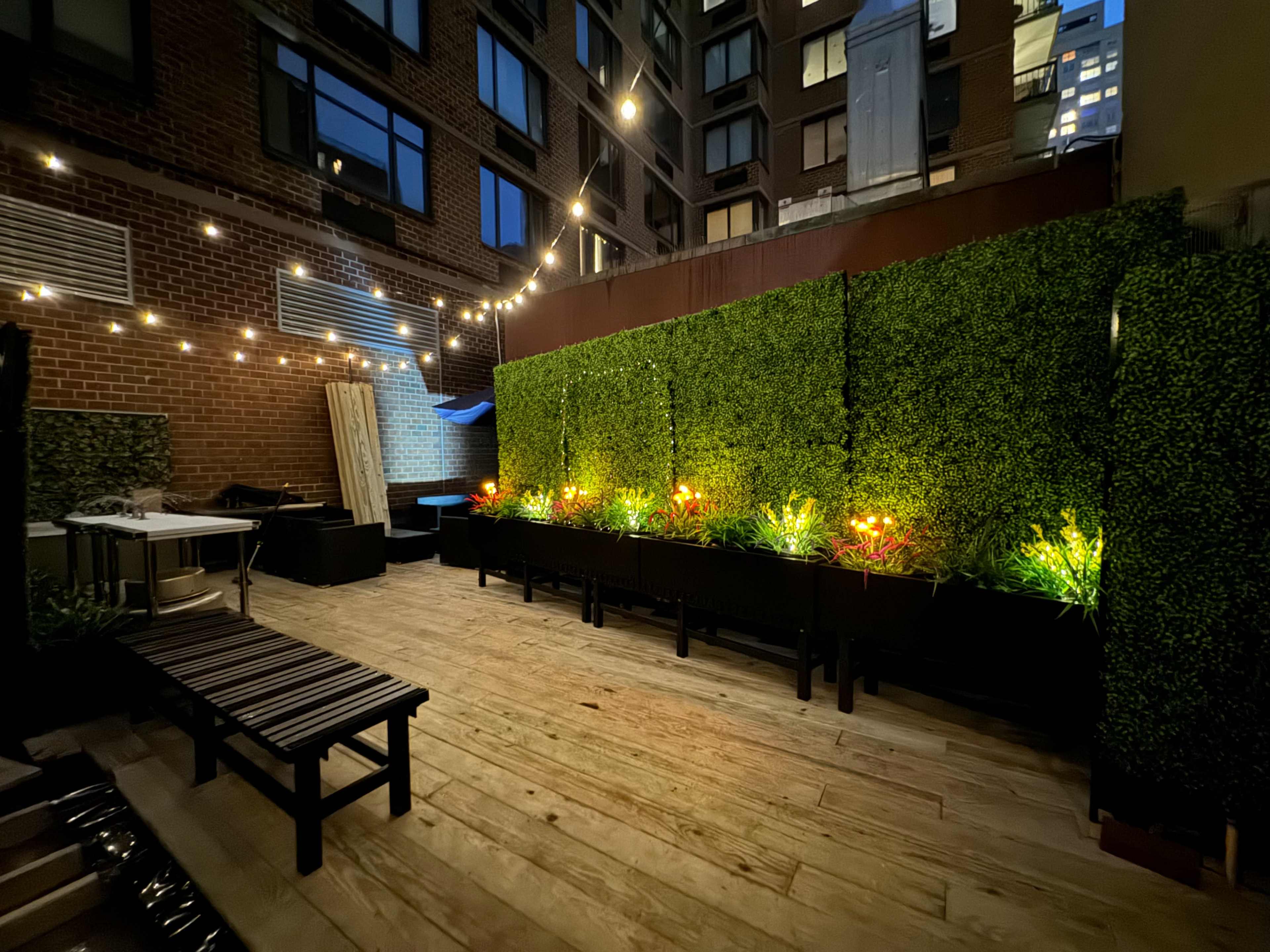 Sutton Bar Image in Midtown Manhattan, New York, NY