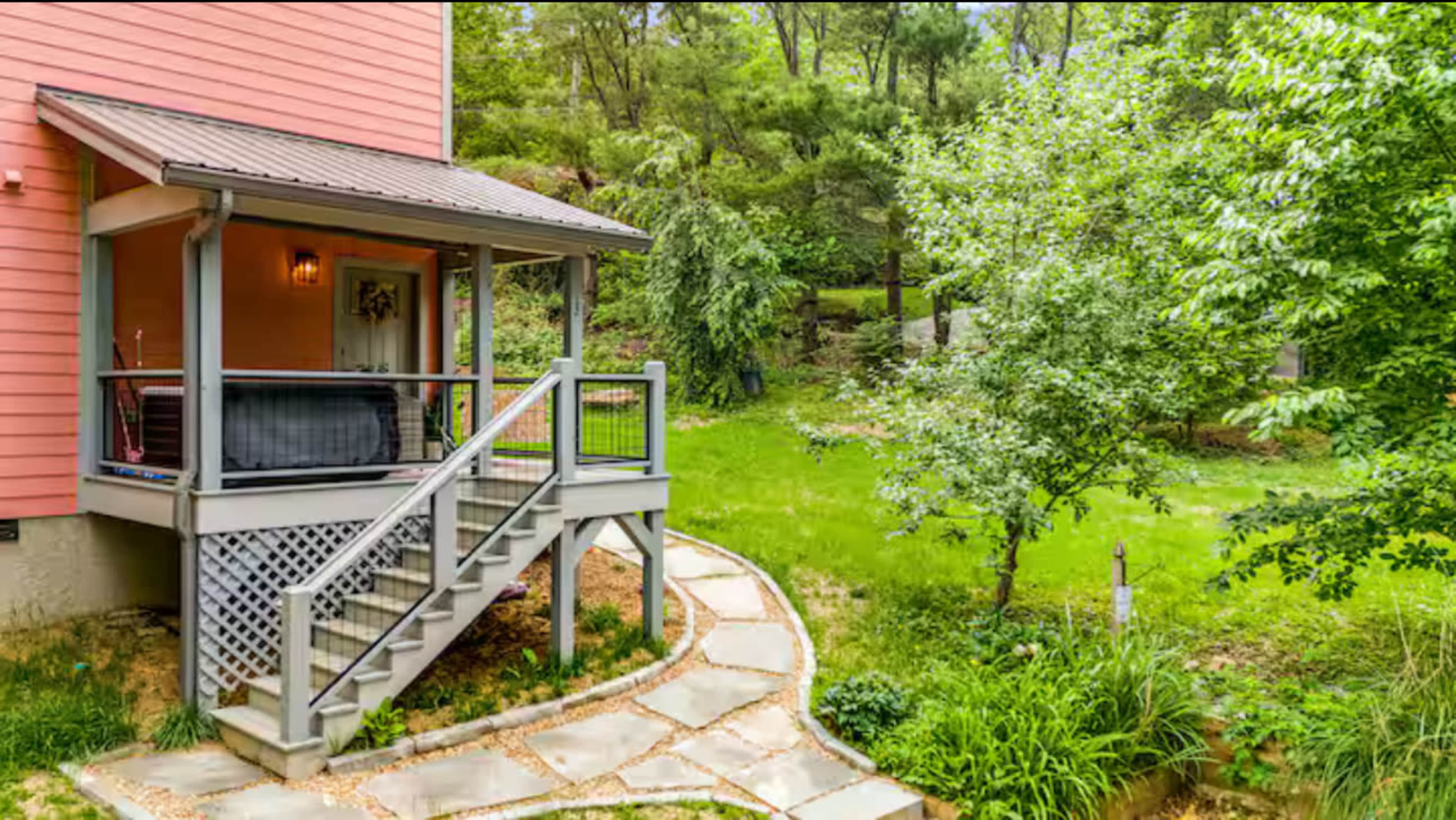 Black Mountain Barbie House 5 Min from Town Image in , Black mountain, NC