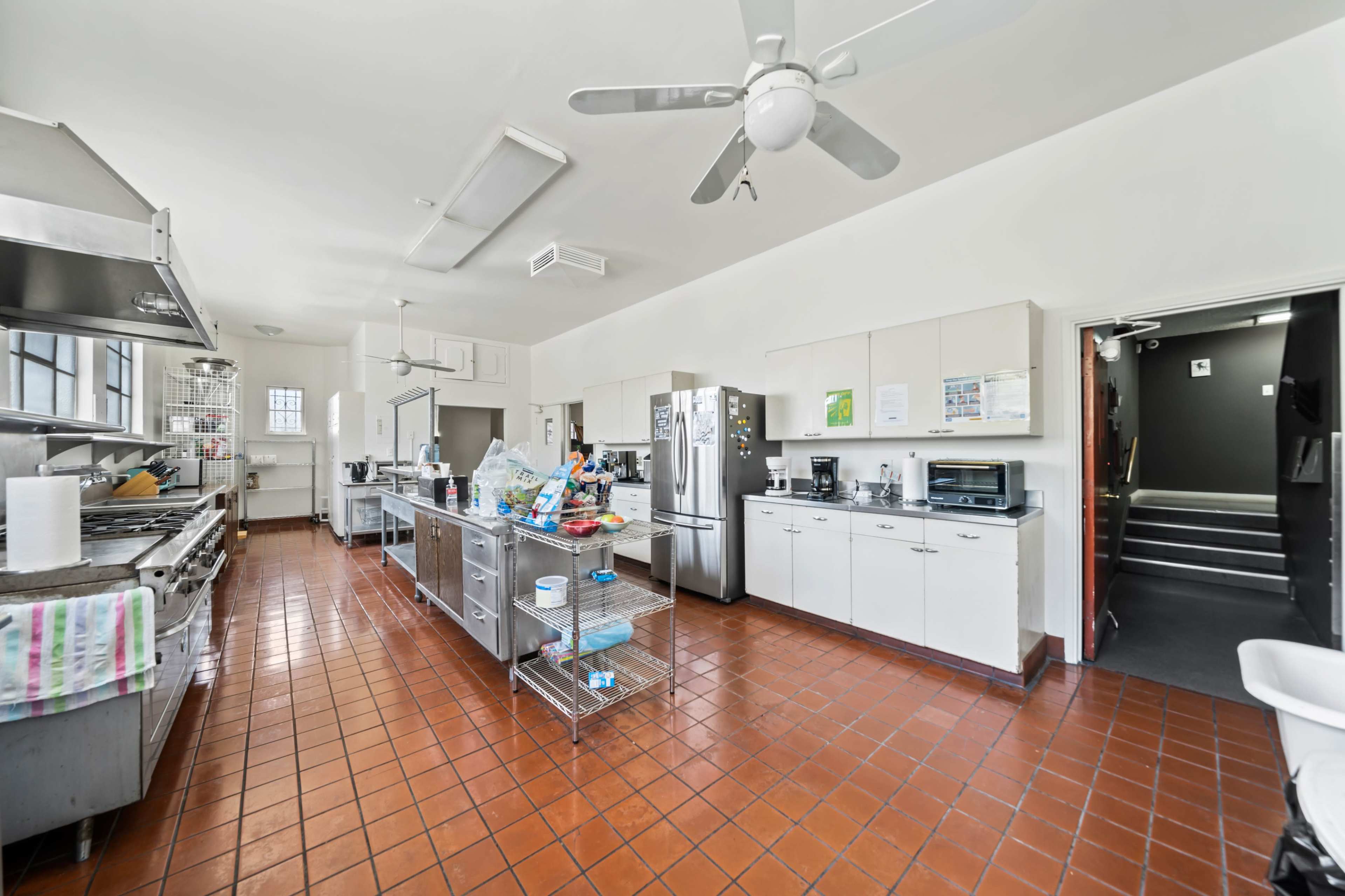 VERSATILE URBAN HIDEAWAY WITH CREATIVE CHARM Image in Northeast Los Angeles, Los Angeles, CA