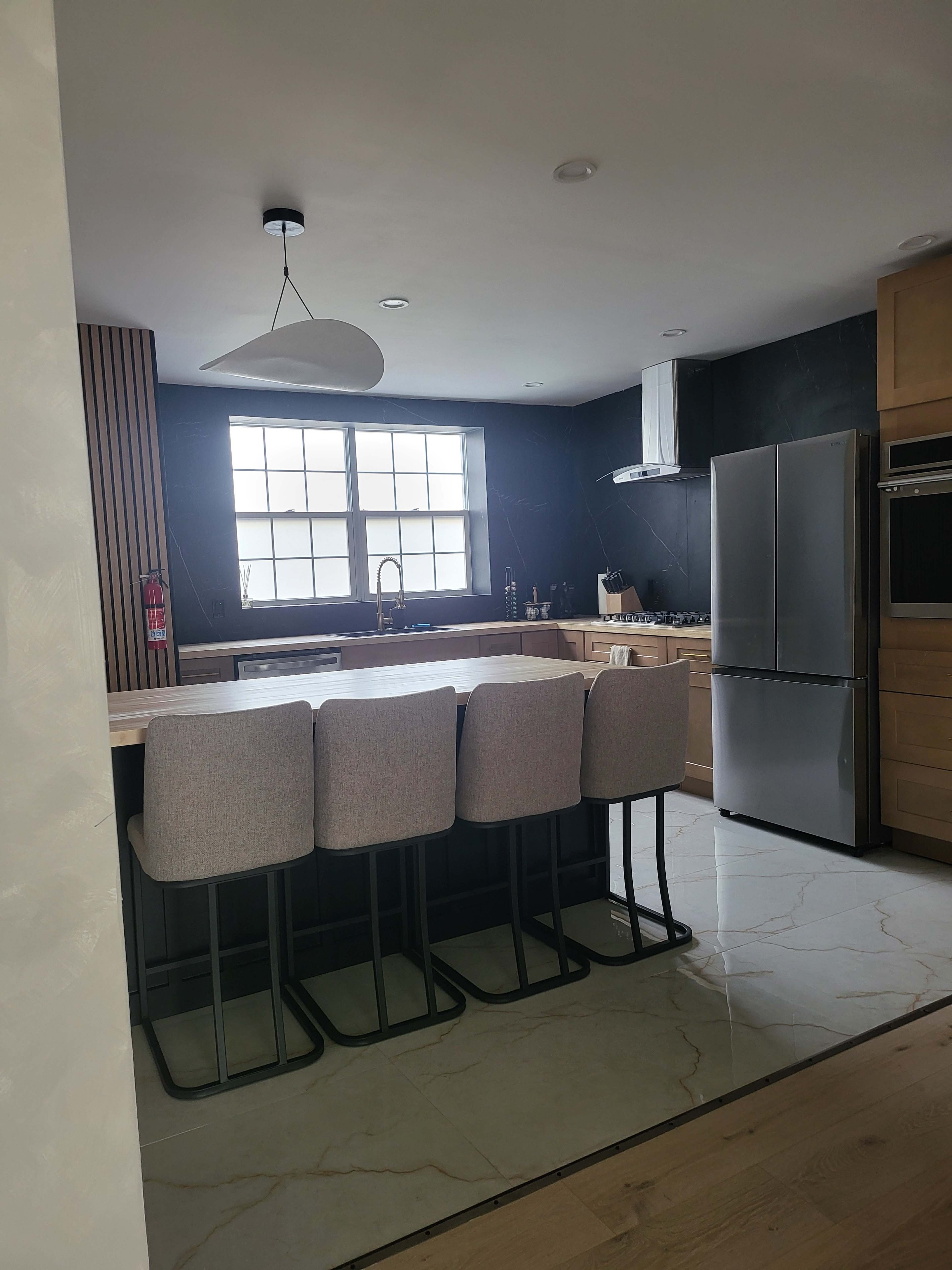 Bright & Airy Home for Groups | Secure Parking + Great Location Image in Weequahic, Newark, NJ