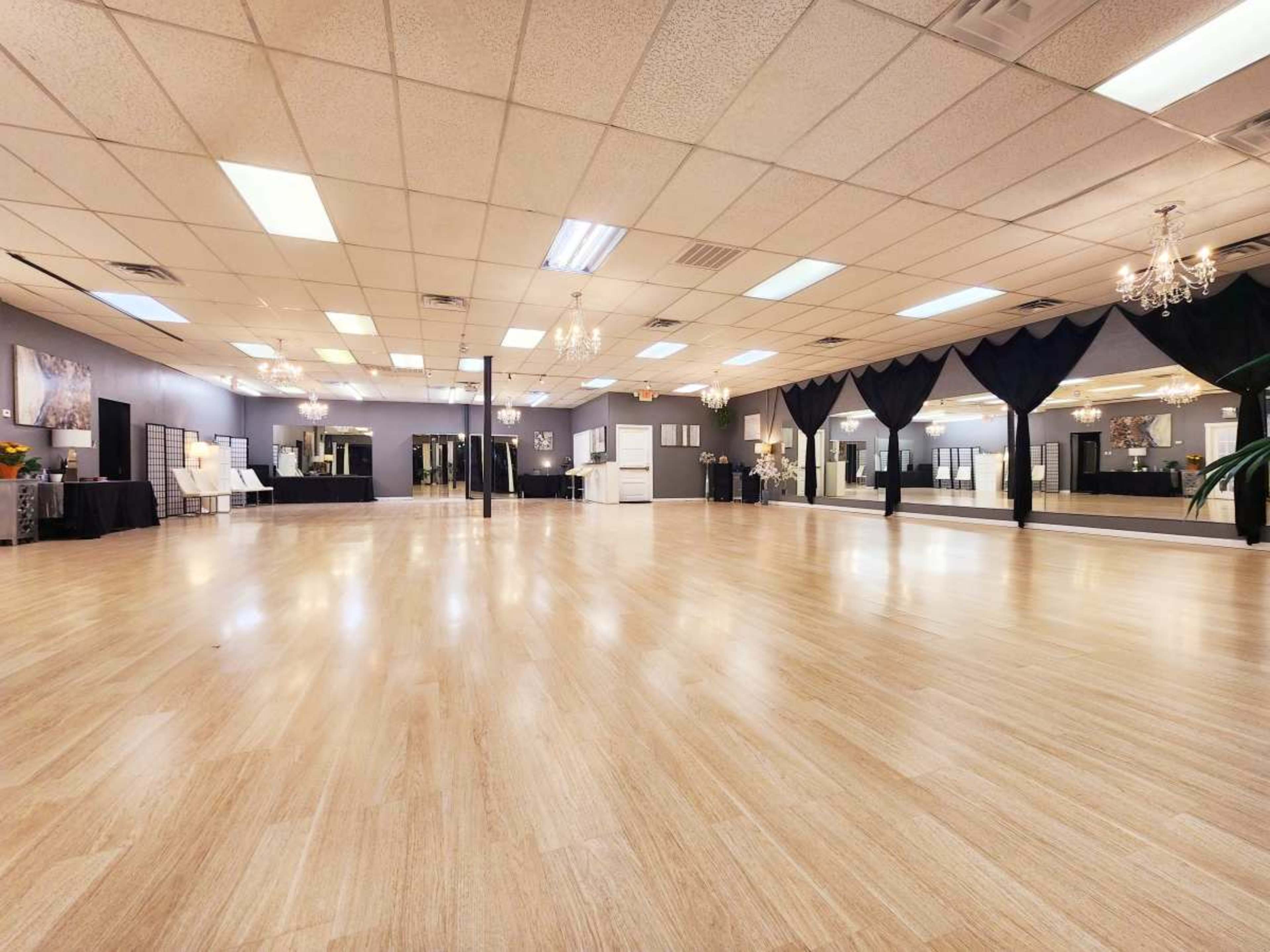 Elegant & Inviting Dance Studio Near The Woodlands, Just Off the Highway Image in Houston, Spring, TX