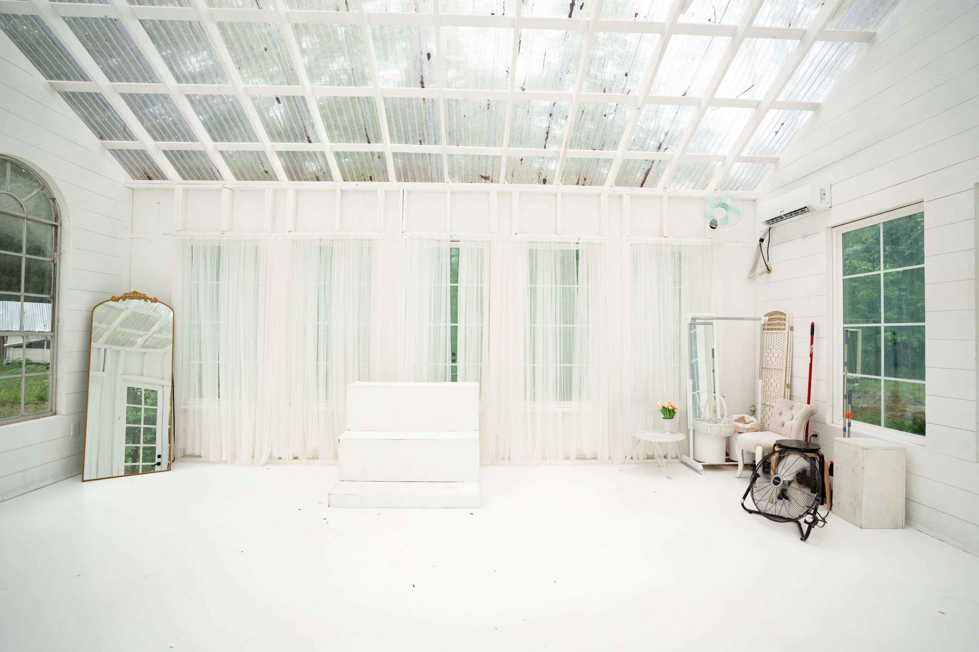 Natural Lighting Outdoor Greenhouse Image in , Montgomery, TX