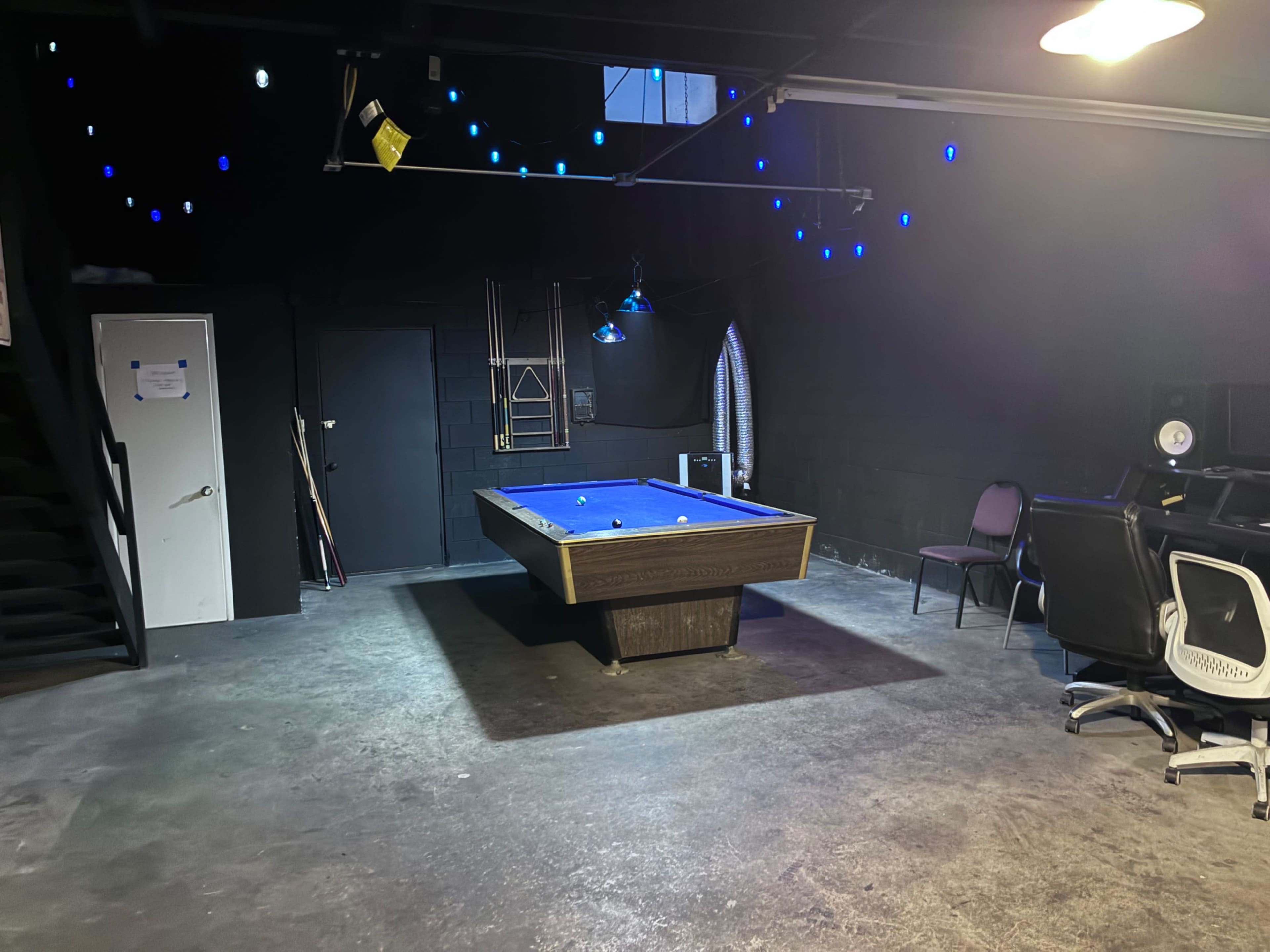 Warehouse Studio with pool table Image in South Montebello, Montebello, CA