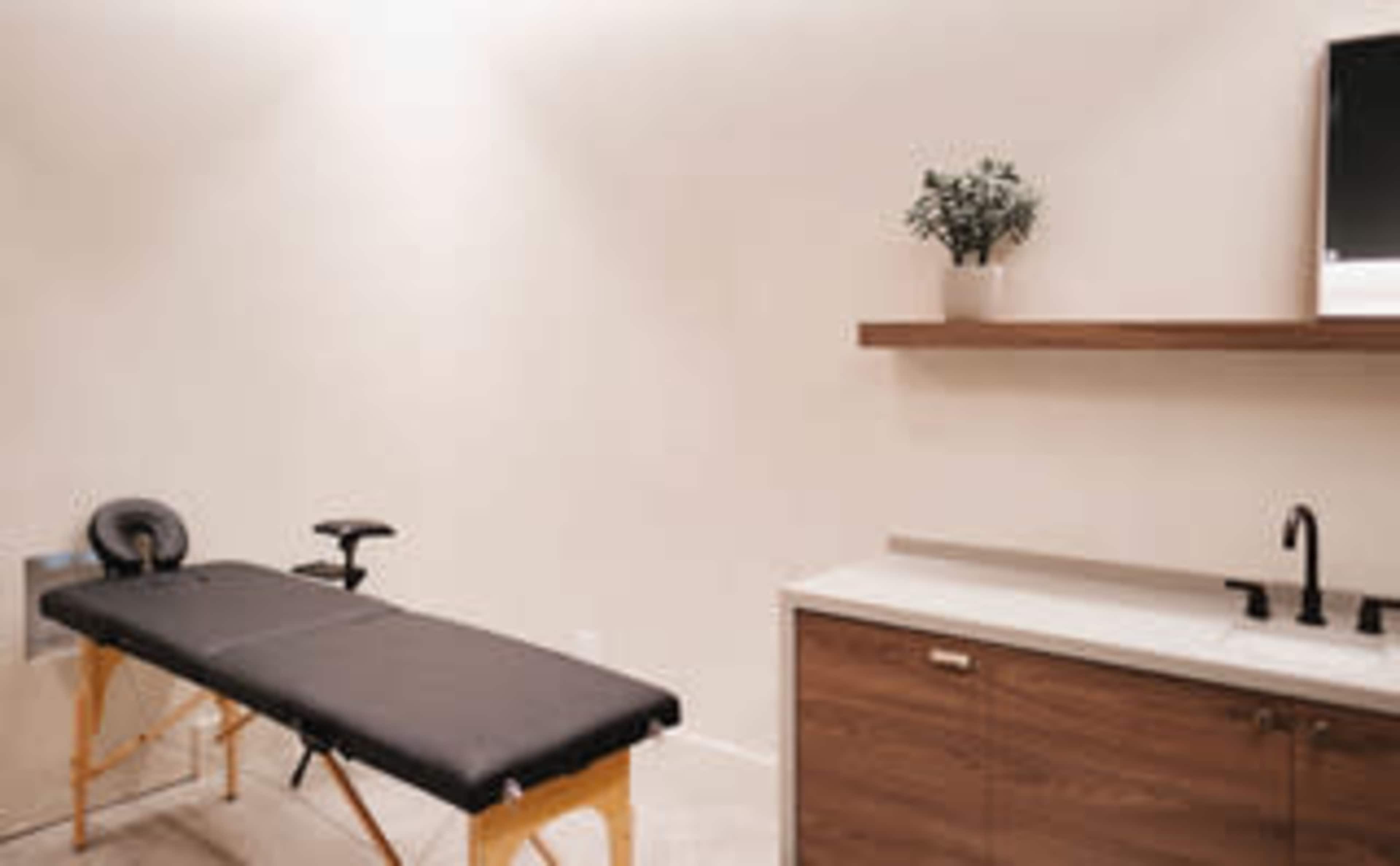 Stylish Treatment Room Image in Midtown Manhattan, new york, NY