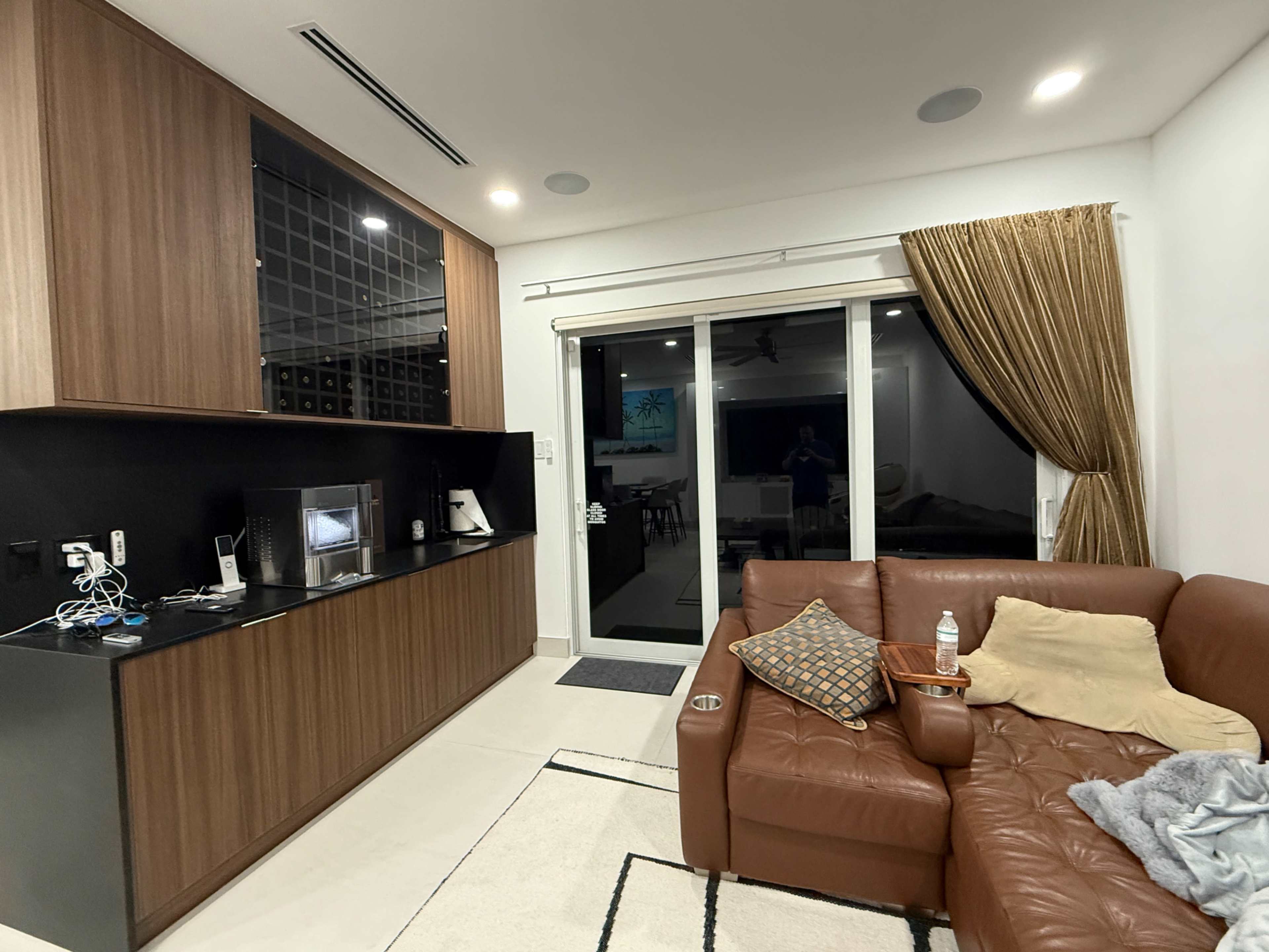 Safe & Sanitized Downtown Fort Lauderdale Townhouse with beautiful Skyline View!!! Image in Colee Hammock, Fort Lauderdale, FL