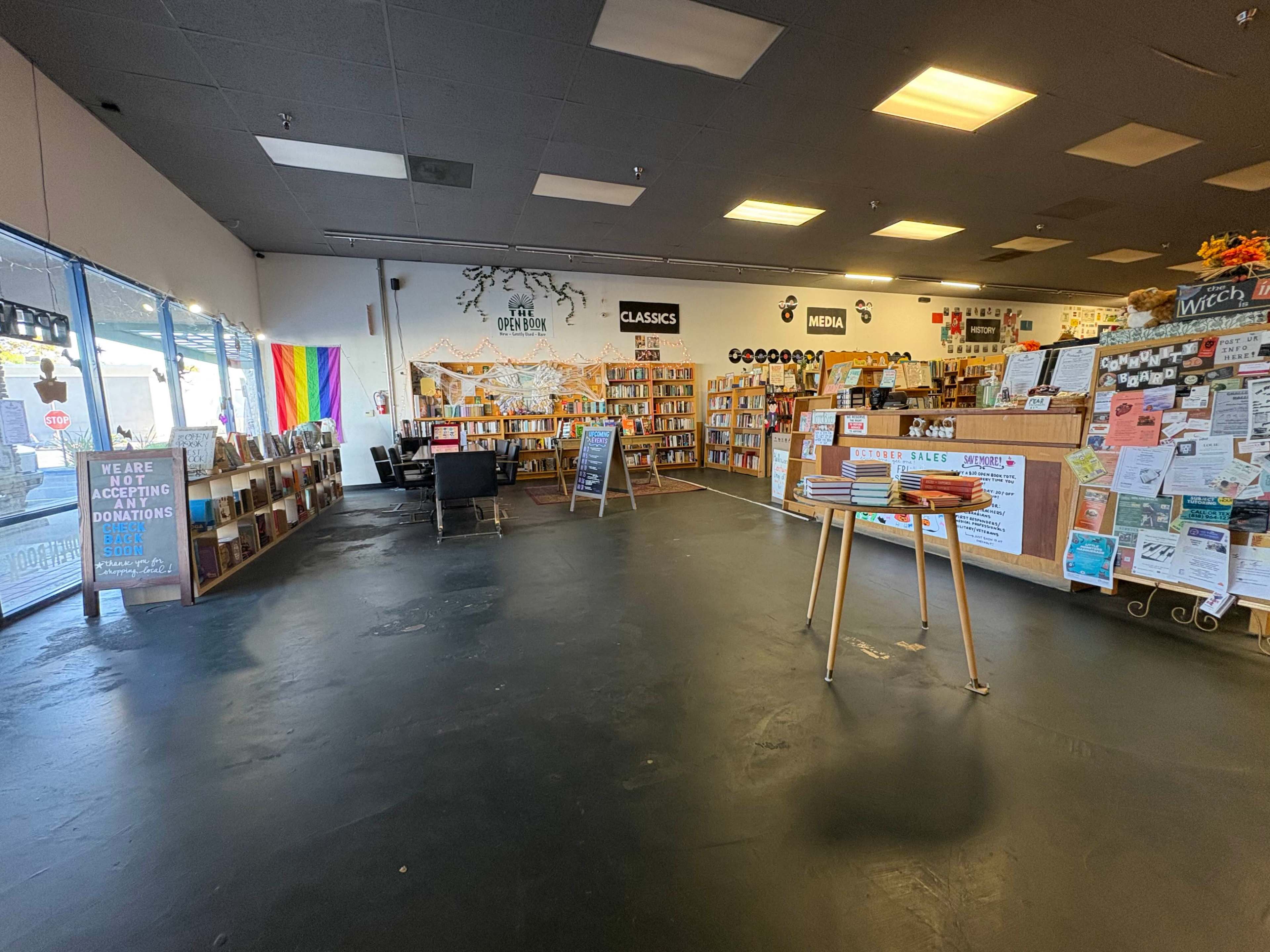 Bookstore With Indie Charm Image in Simi Valley, Simi Valley, CA
