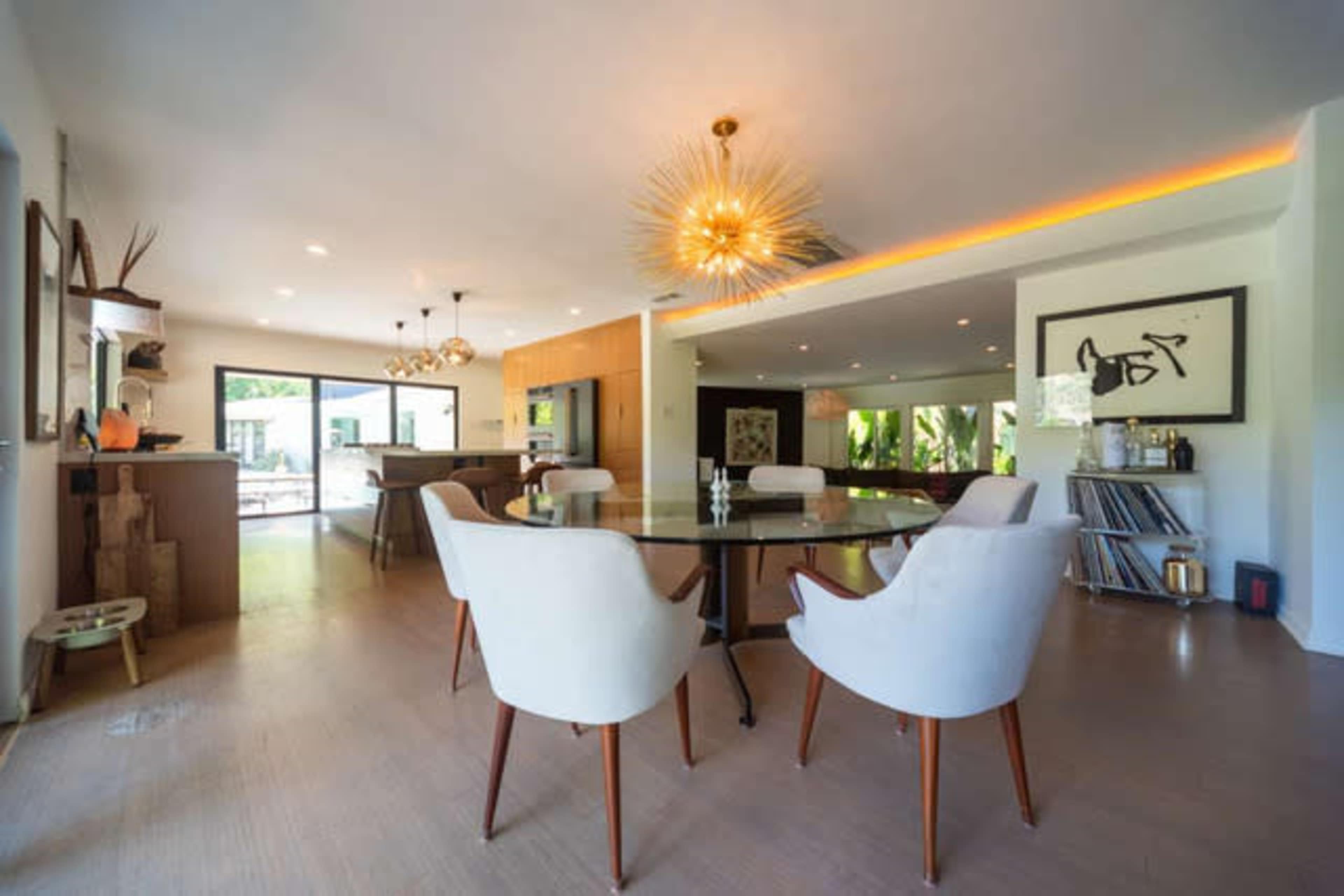 Longridge Oasis - Mid Century Modern Home Image in Sherman Oaks, Sherman Oaks, CA