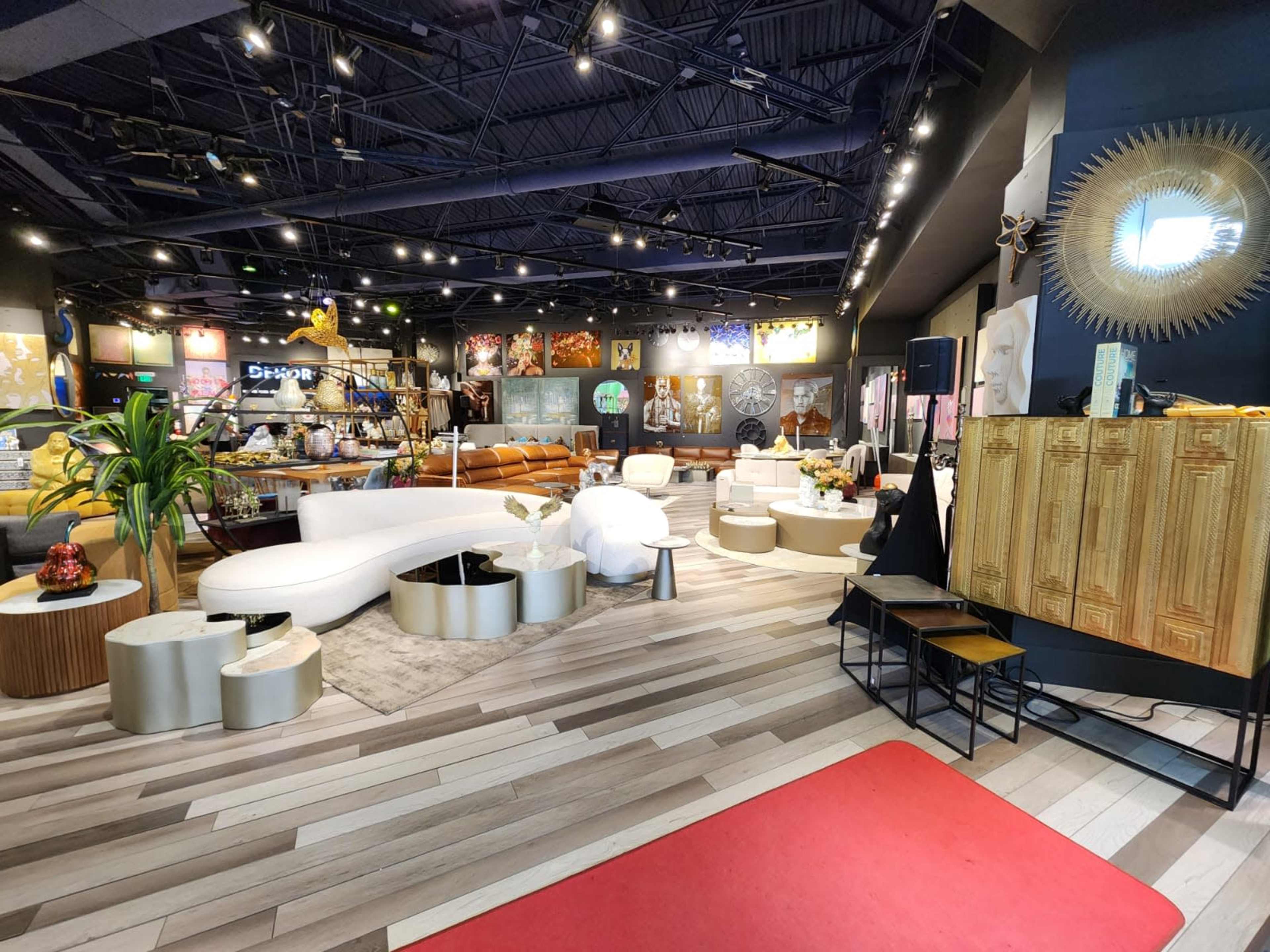 Luxury Creative Showroom & Business Hub | Photoshoots, Podcasts, Networking & Events Image in Doral, Doral, FL