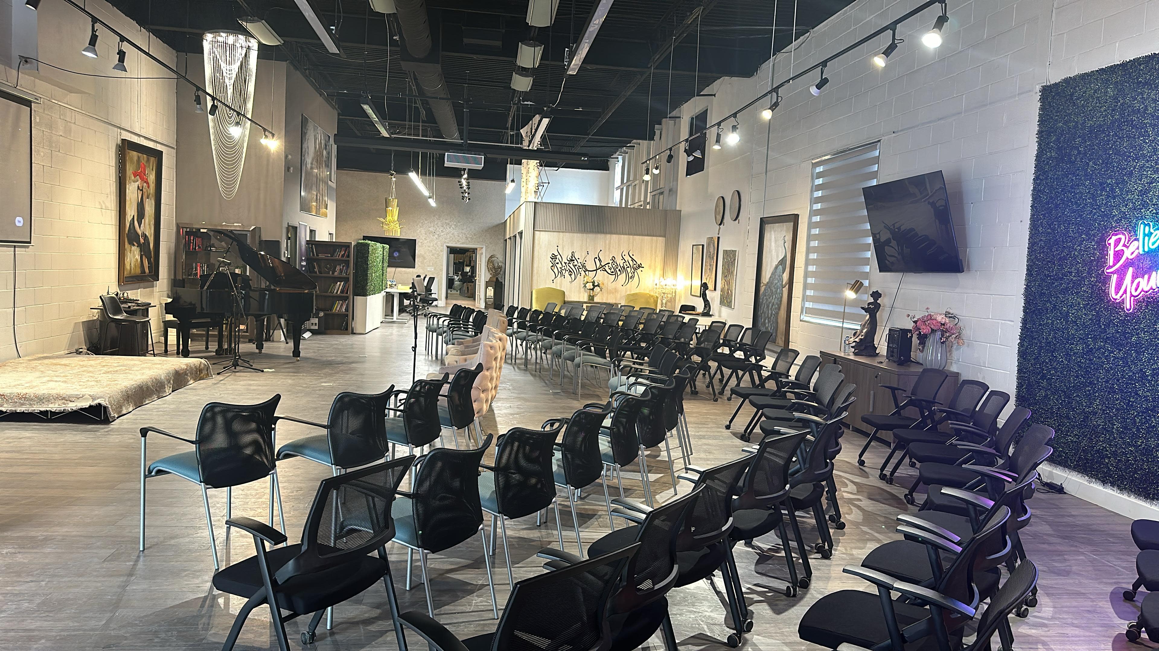 Downtown Industrial Loft for Events & Business Gatherings Image in Thornhill, thornhill, ON