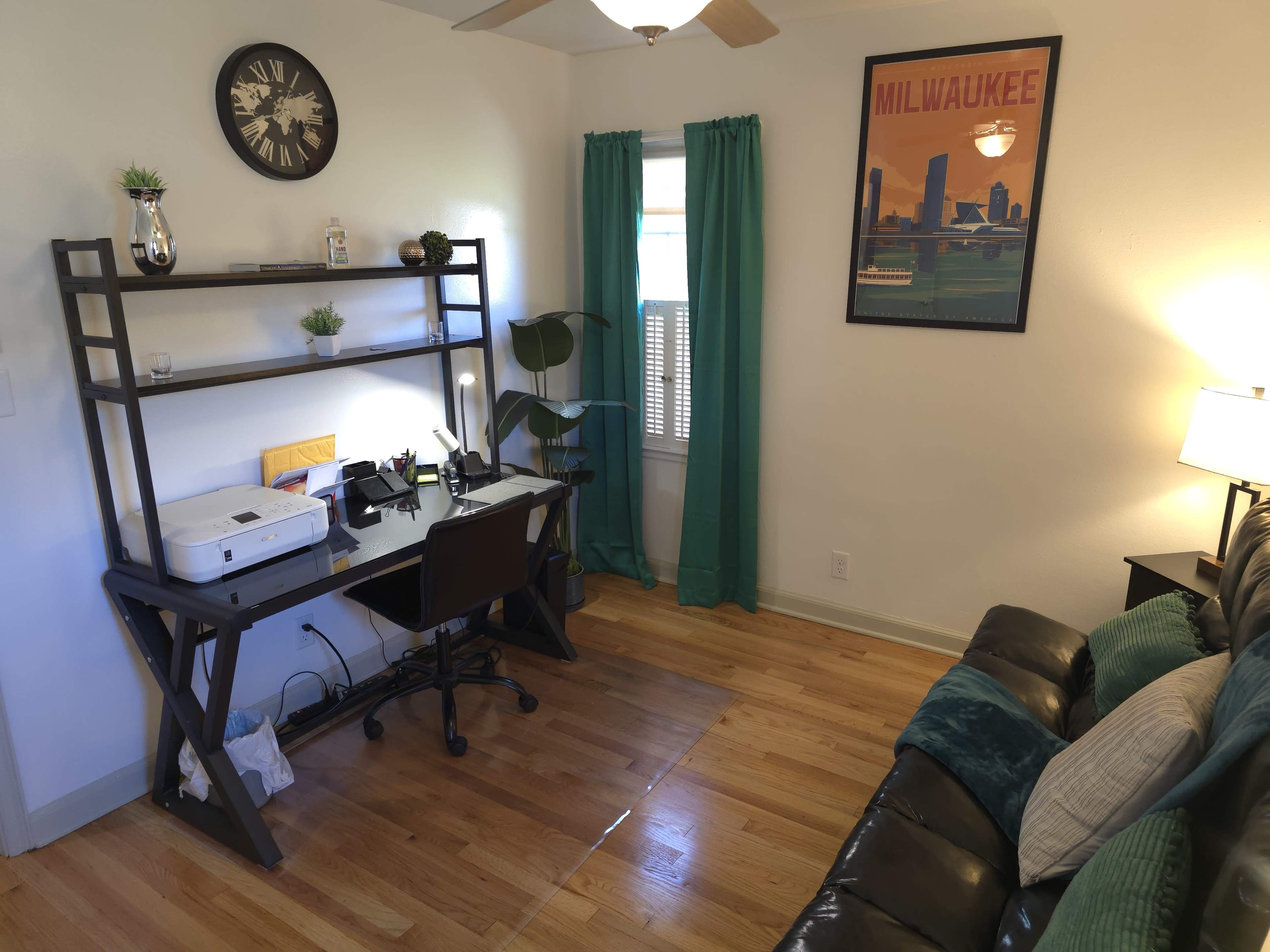 Upscale Queen Bedroom/Full Office Apartment Image in Grasslyn Manor, Milwaukee, WI