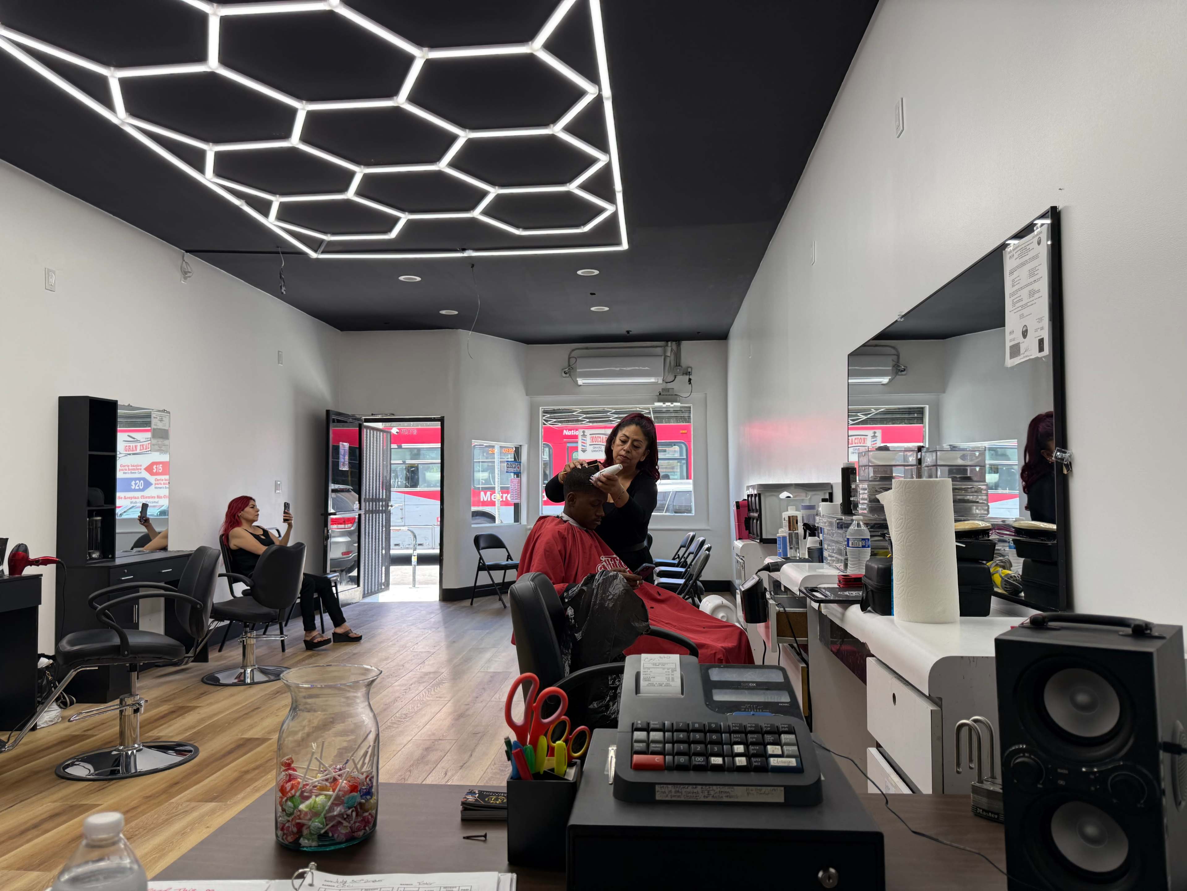 Neighborhood Barber Shop Image in South Los Angeles, Los Angeles, CA