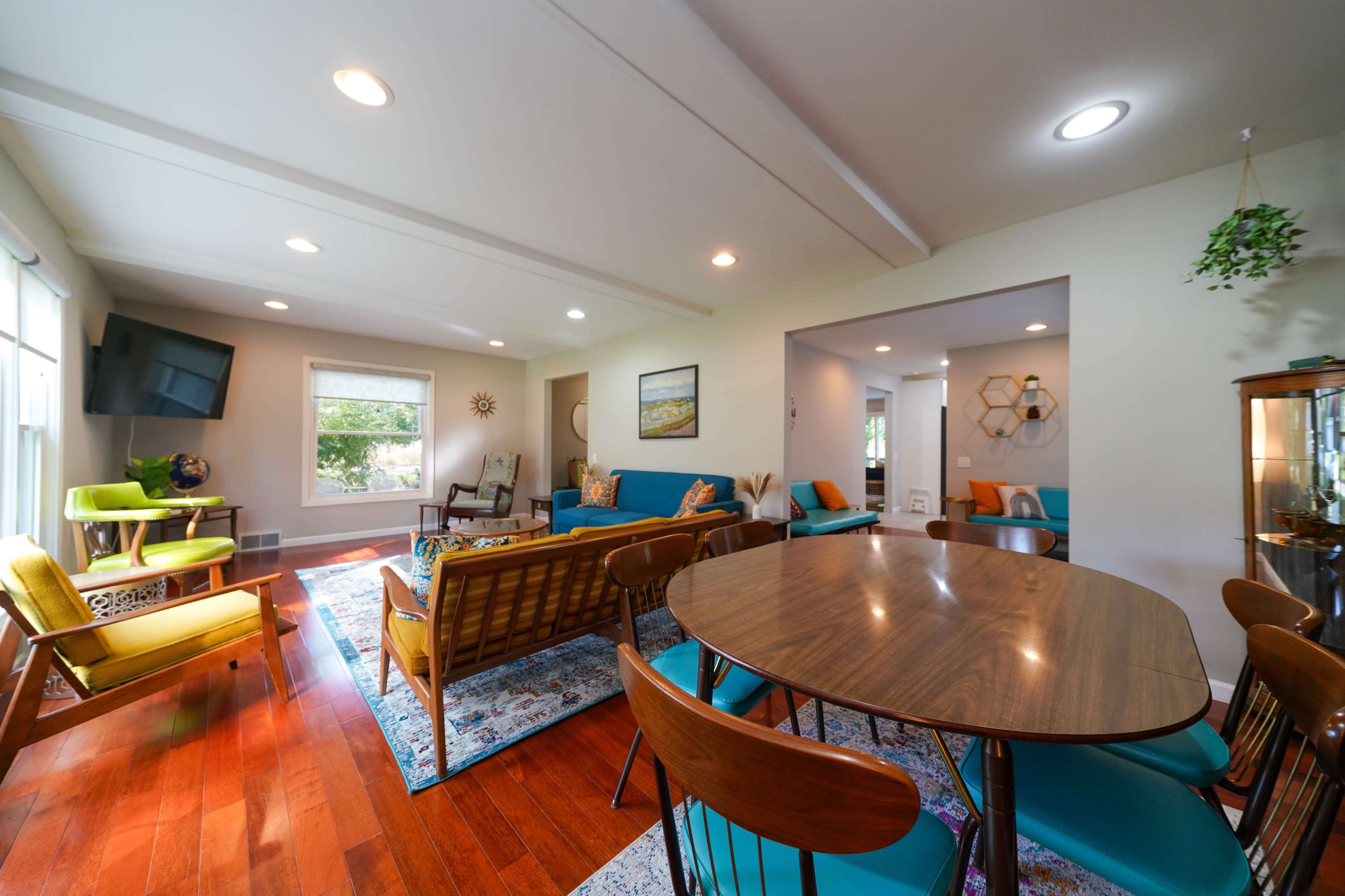 Mid Century Sanctuary Image in Southfield Township, Beverly Hills, MI