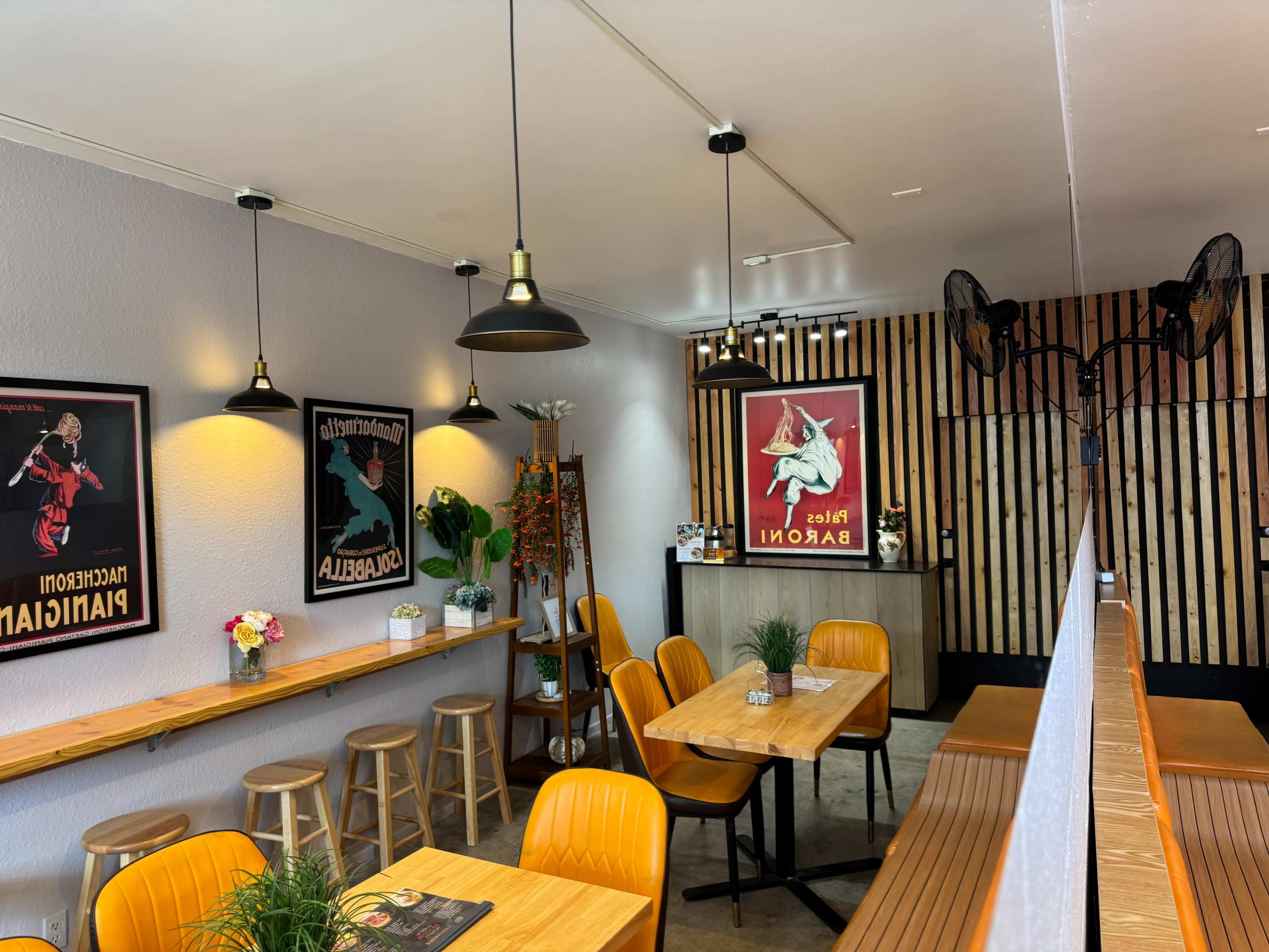 Coffee Shop Restaurant Image in Mar Vista, Los Angeles, CA