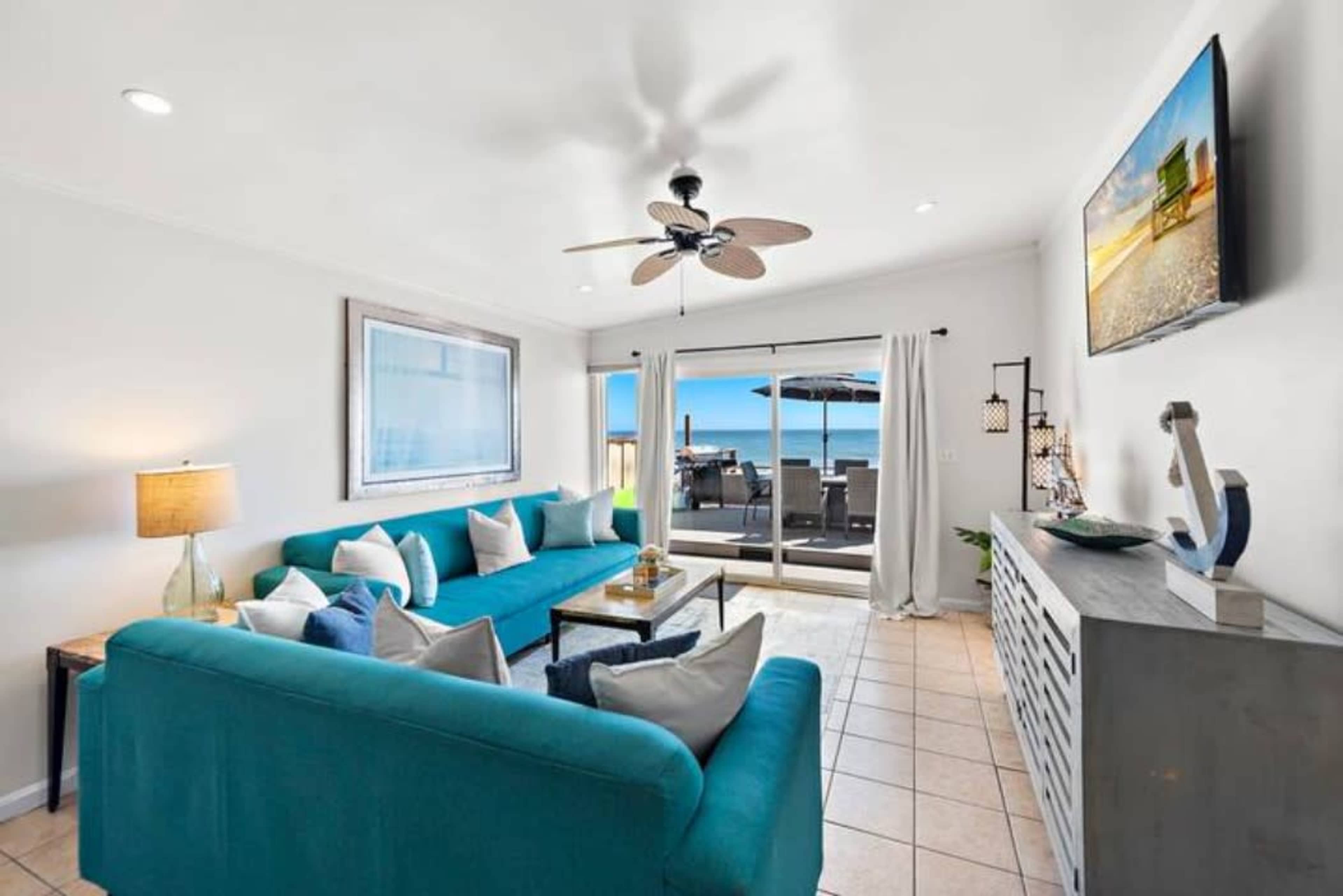 Lake Brandy Luxury Lake House Image in Muskoka Lakes, Port Carling, ON