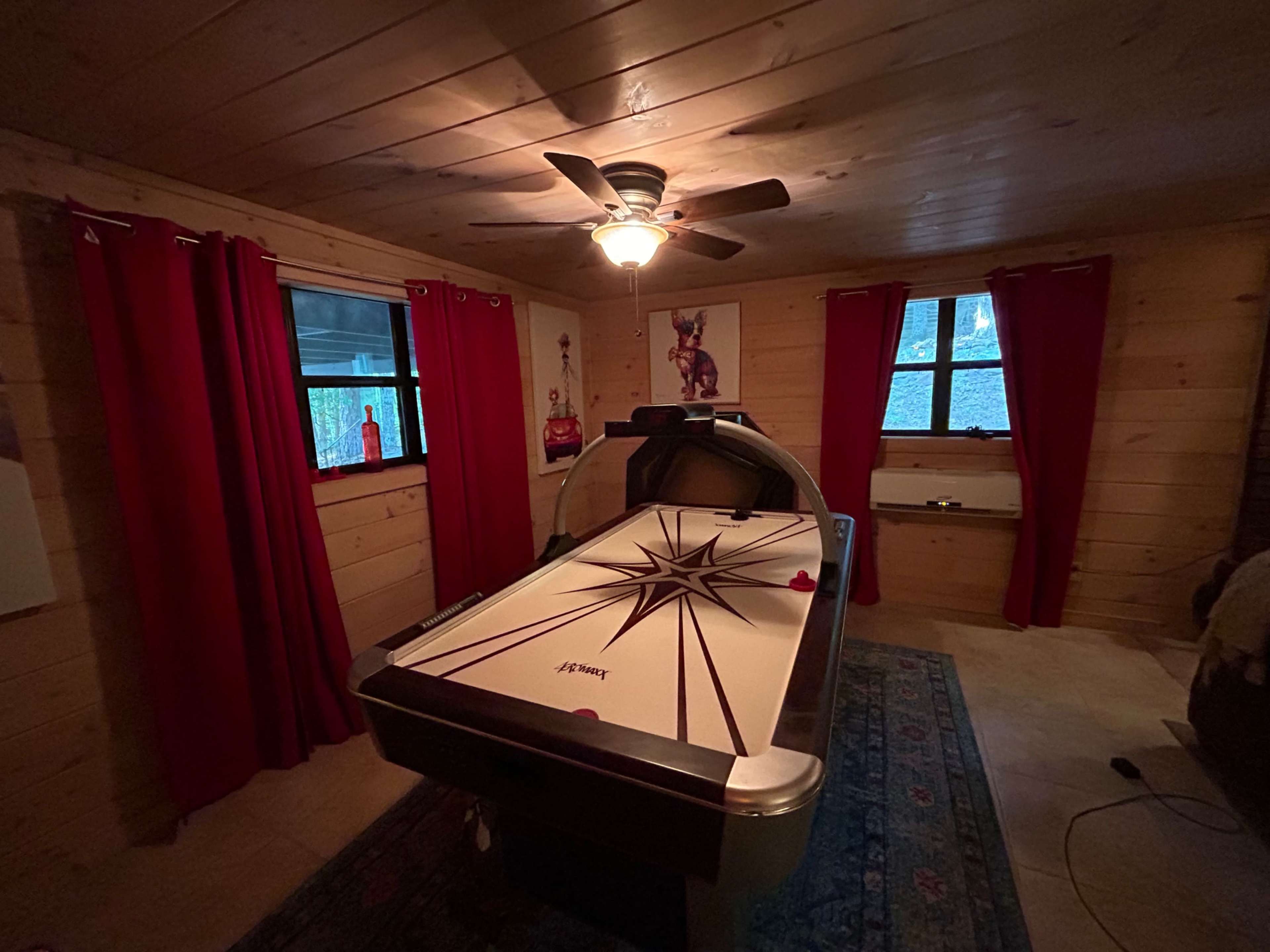 Cabin w/large porches, outdoor spaces, sun rooms, and soothing sounds from Toccoa River! Image in , Blue Ridge, GA