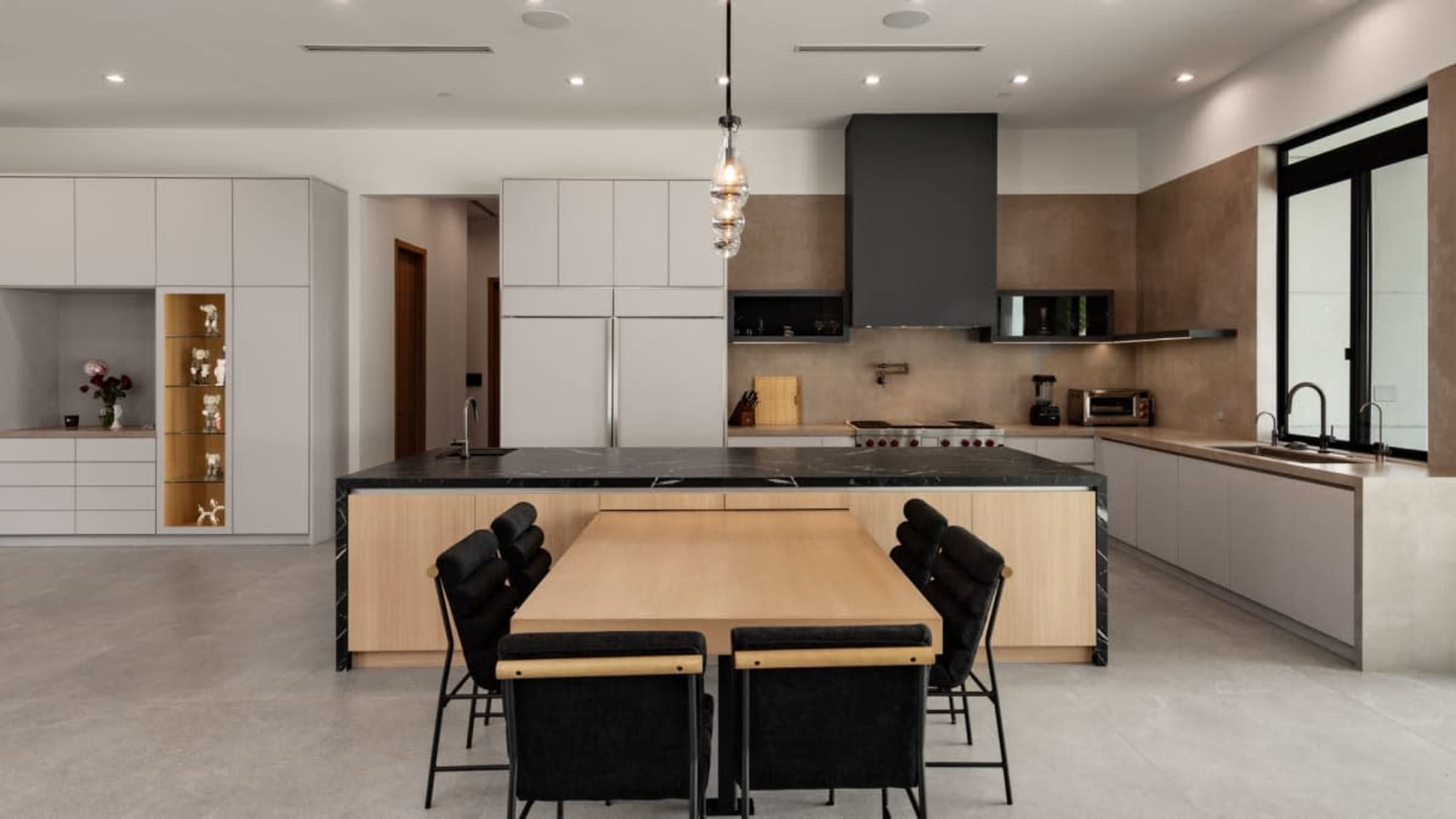 Encino Hills Modern Estate with Jetliner Canyon Views Image in Encino, Encino, CA