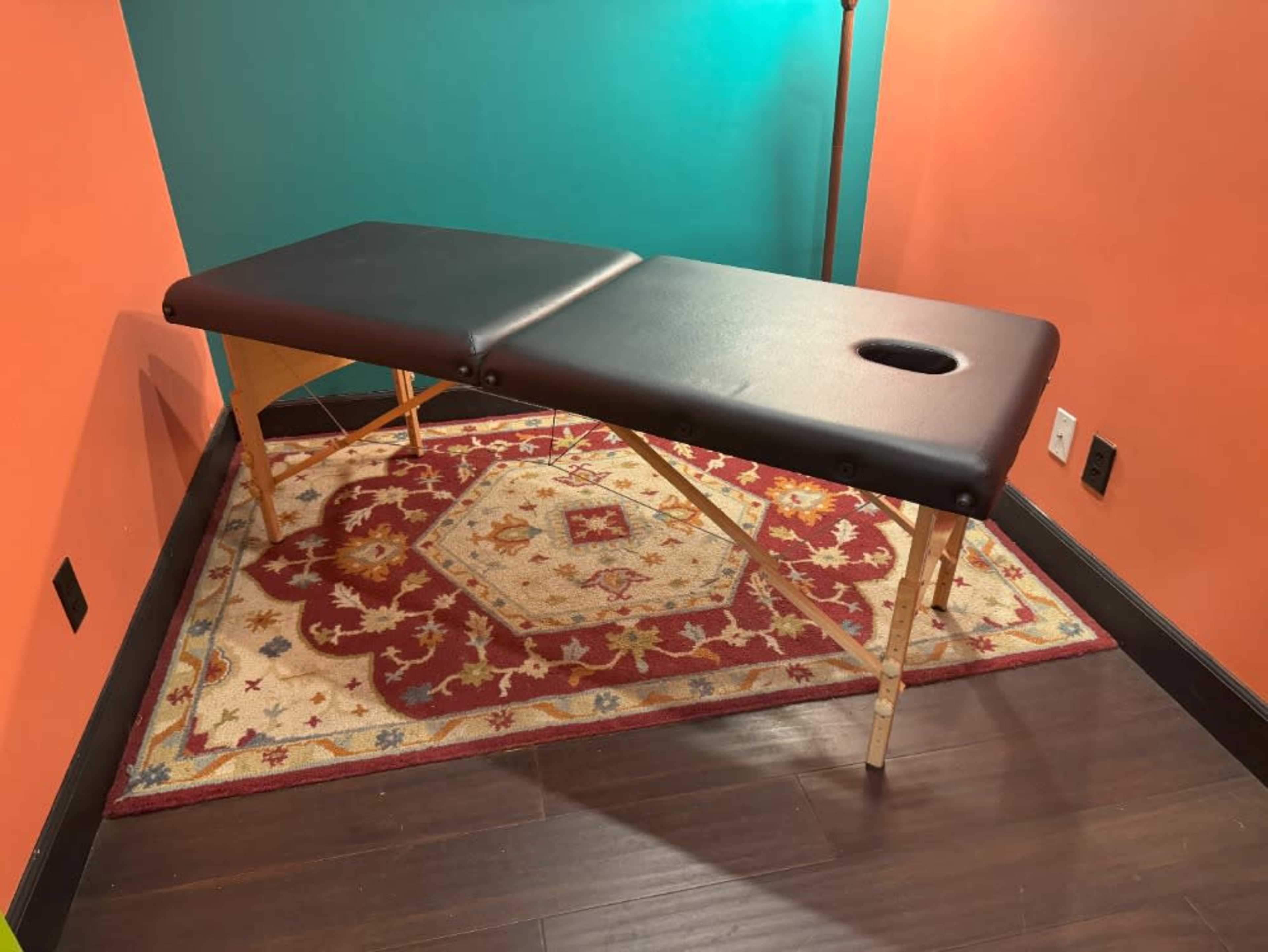Massage Table 