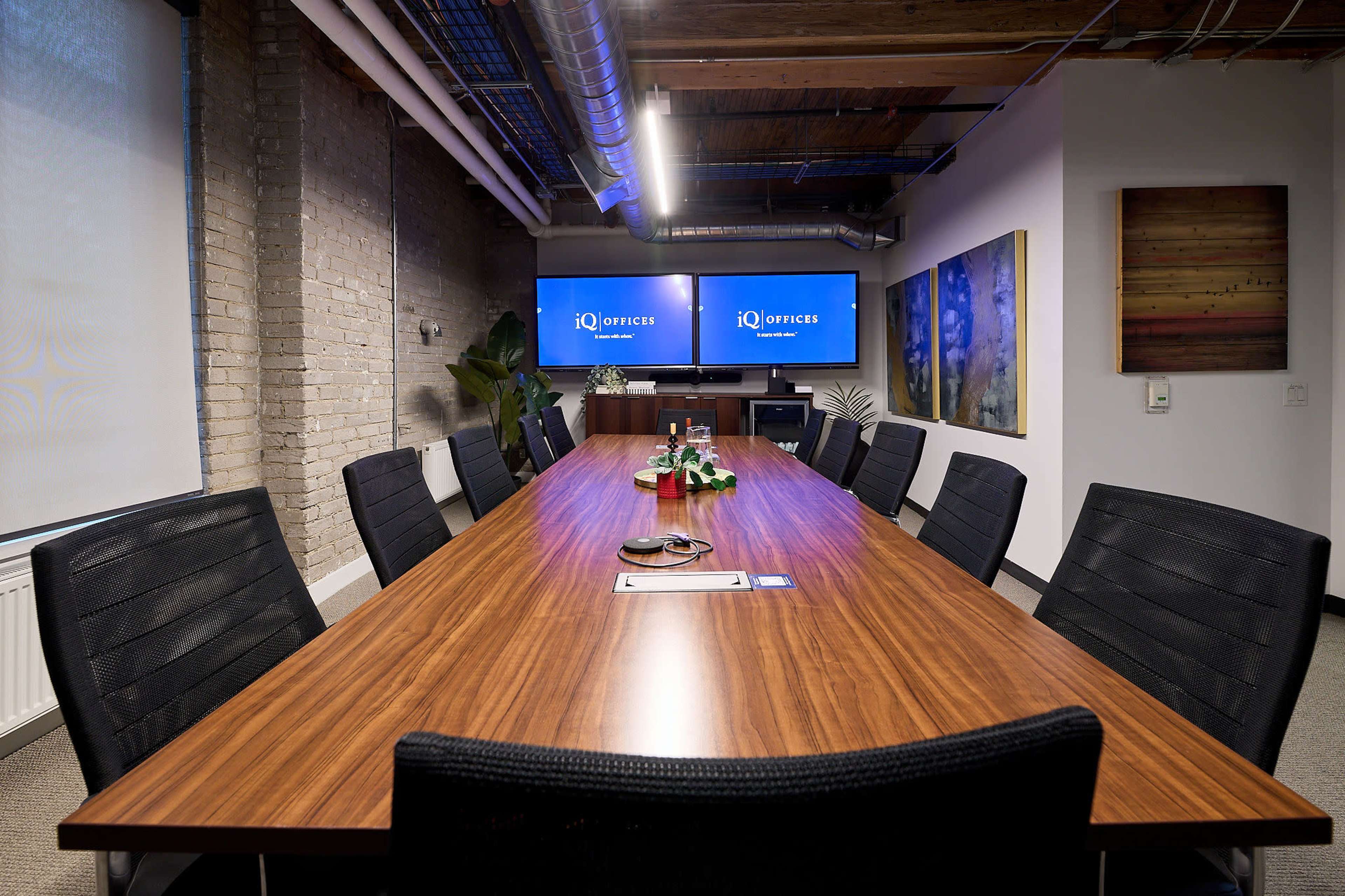 Niagara Room Image in Wellington Place, Toronto, ON