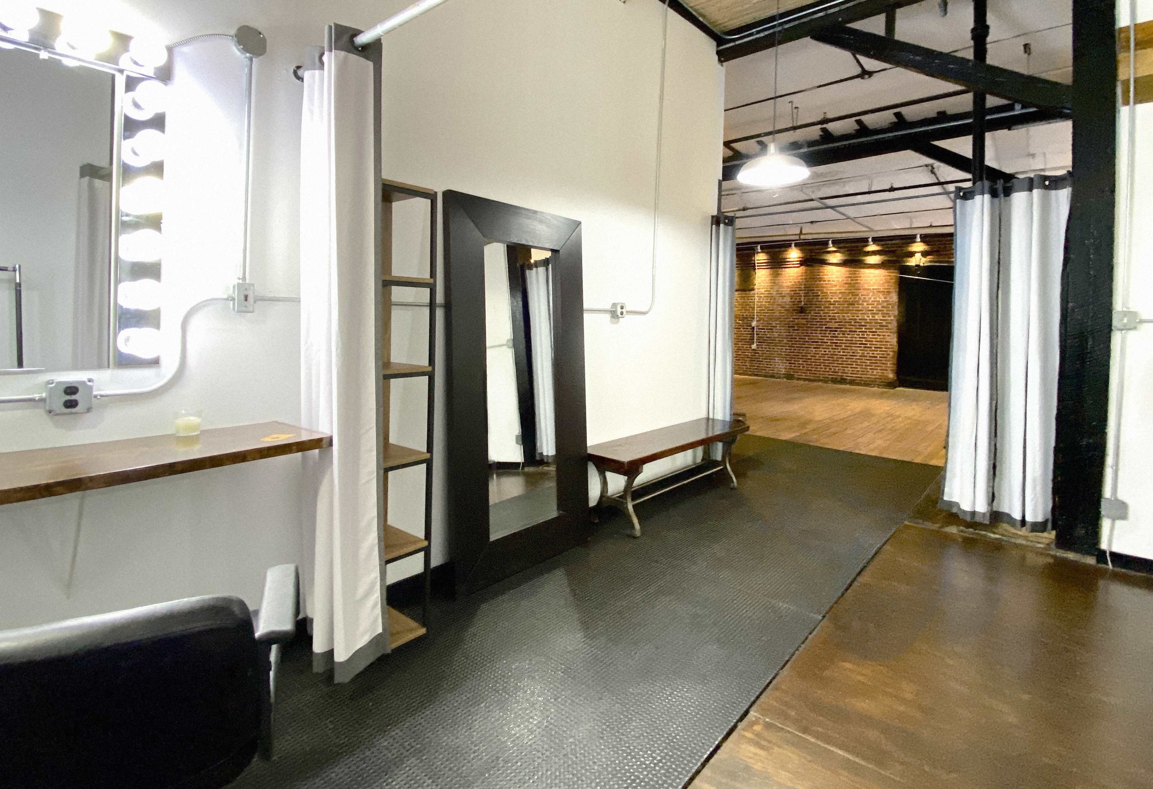 Downtown Historic Factory Complex Turned Film & Photo Studio with Hardwood Floors and Natural Light Image in Pittsburgh, Atlanta, GA