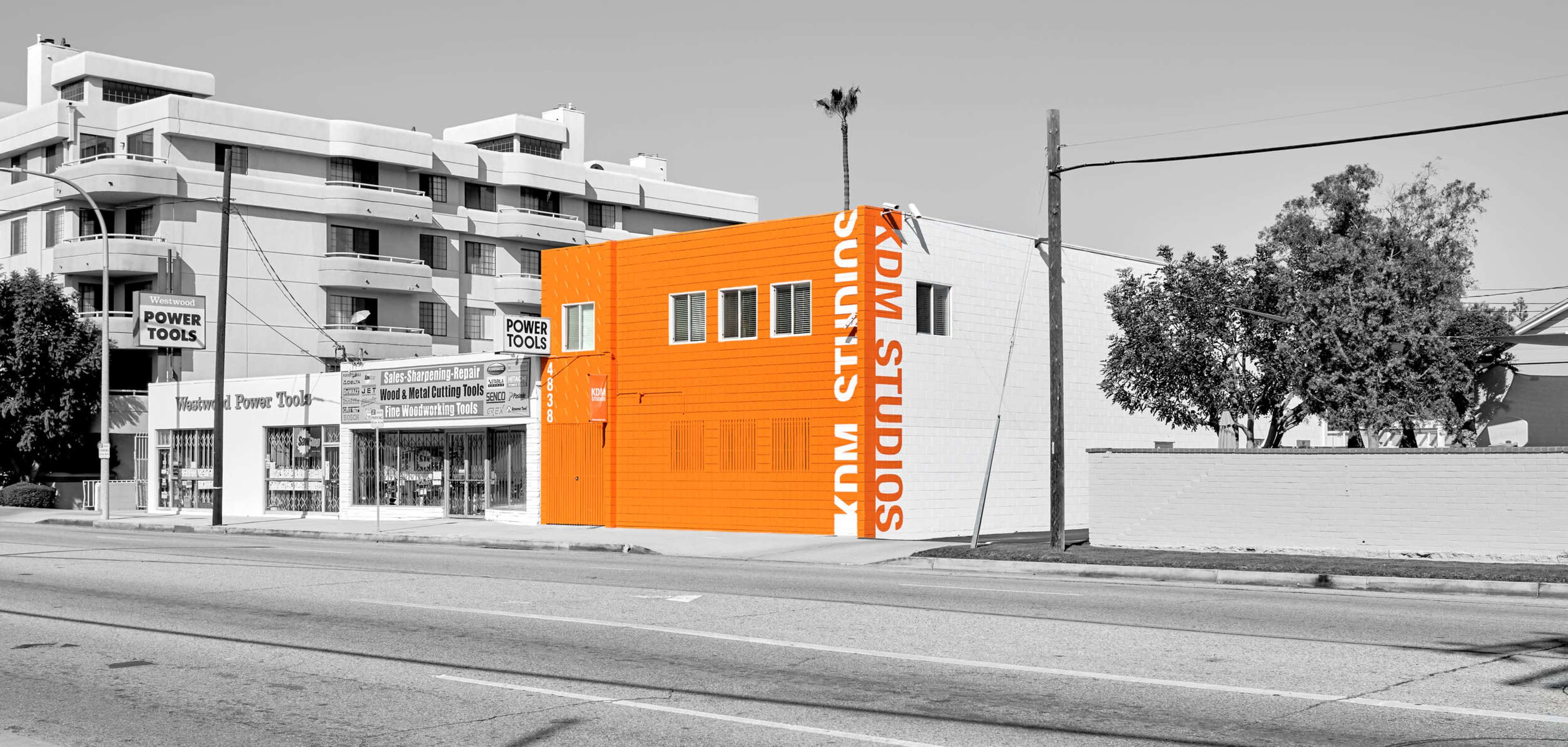 Culver City Industrial Loft Photo & Video Studio with Kitchen, Skylights, Green Room & Parking (1,500 sq ft) Image in Del Rey, Culver City, CA