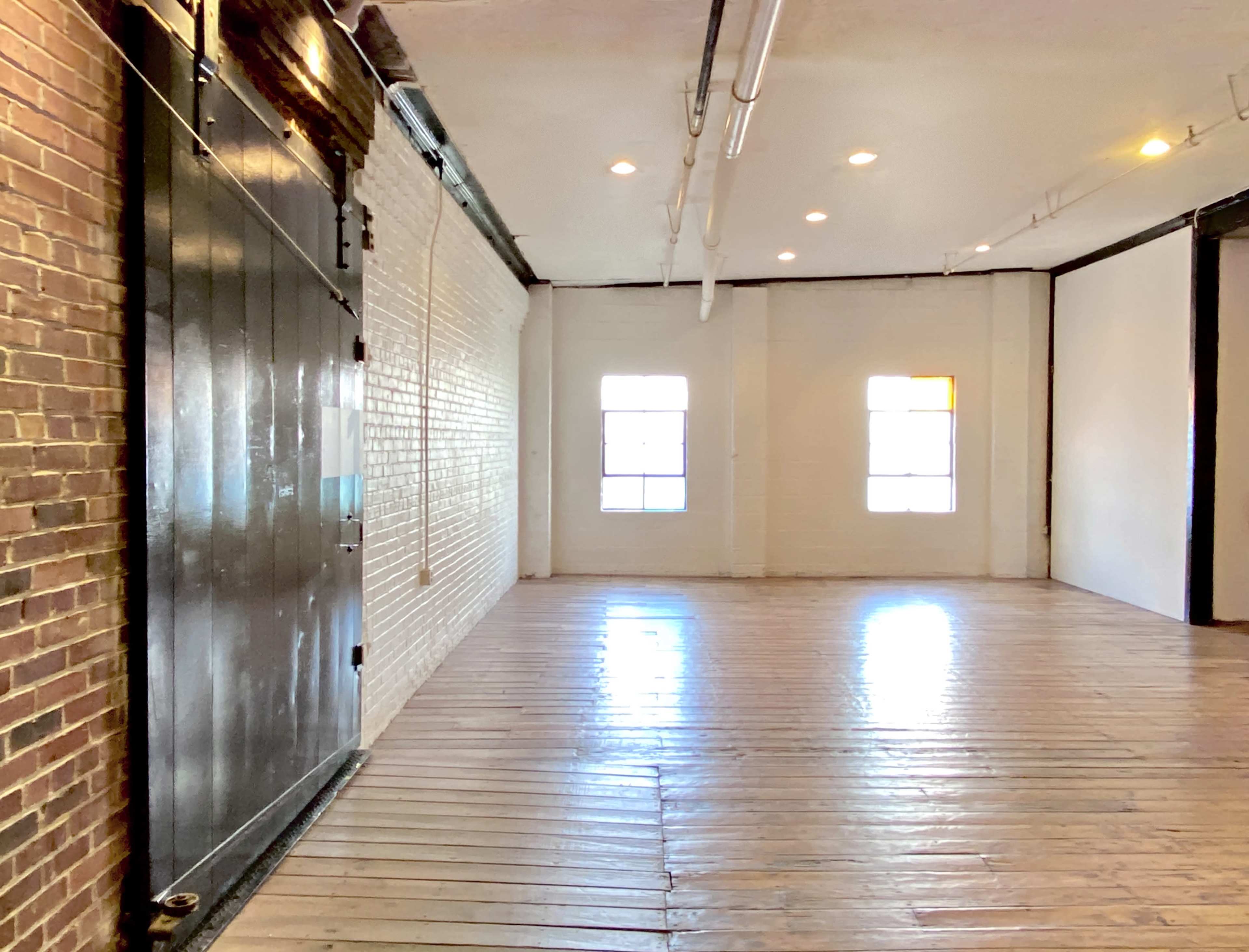 Downtown Historic Factory Complex Turned Film & Photo Studio with Hardwood Floors and Natural Light Image in Pittsburgh, Atlanta, GA