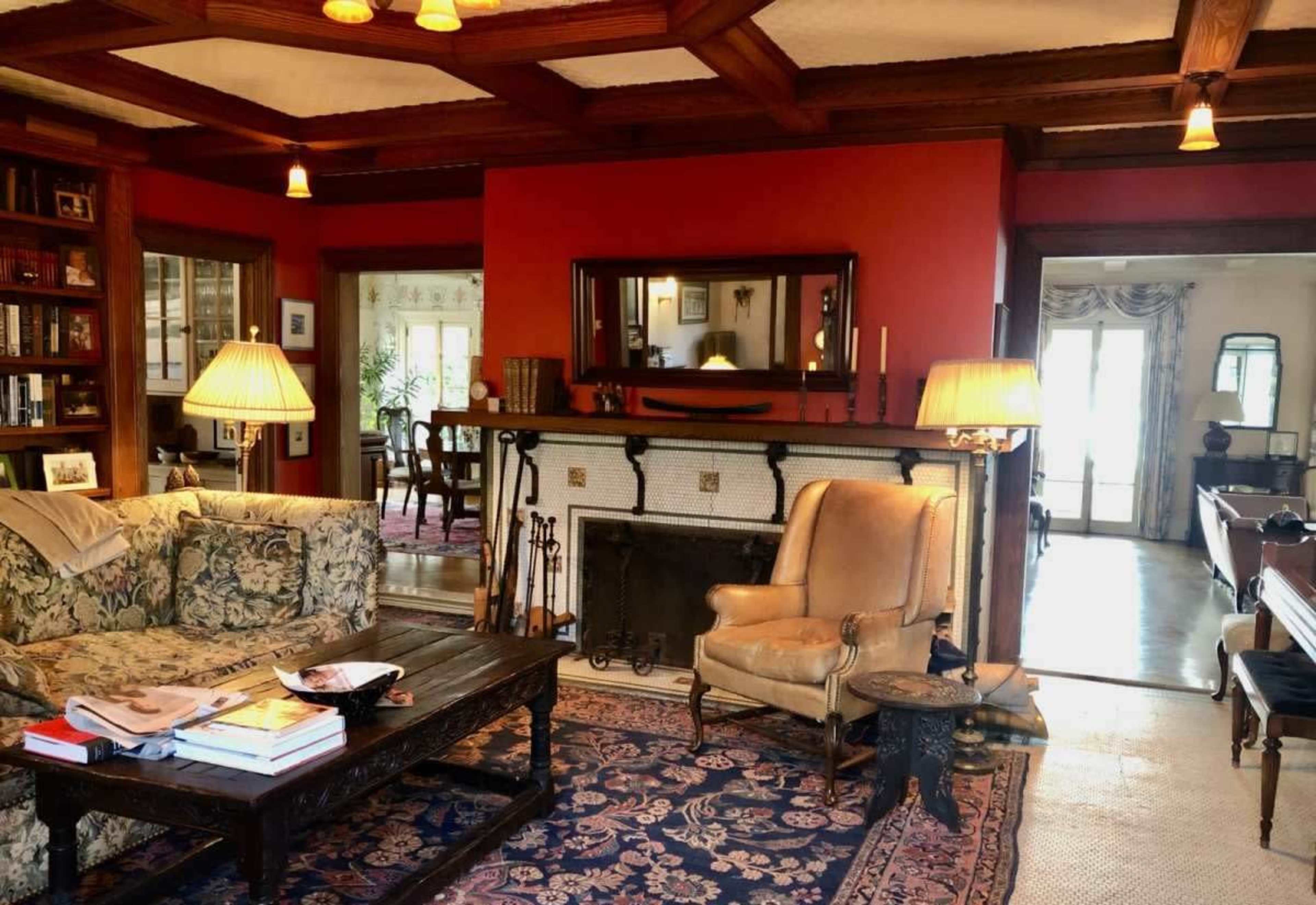 1907 Mediterranean on bay in Queens, architect McKim, Mead & White Image in Douglaston, Queens, NY