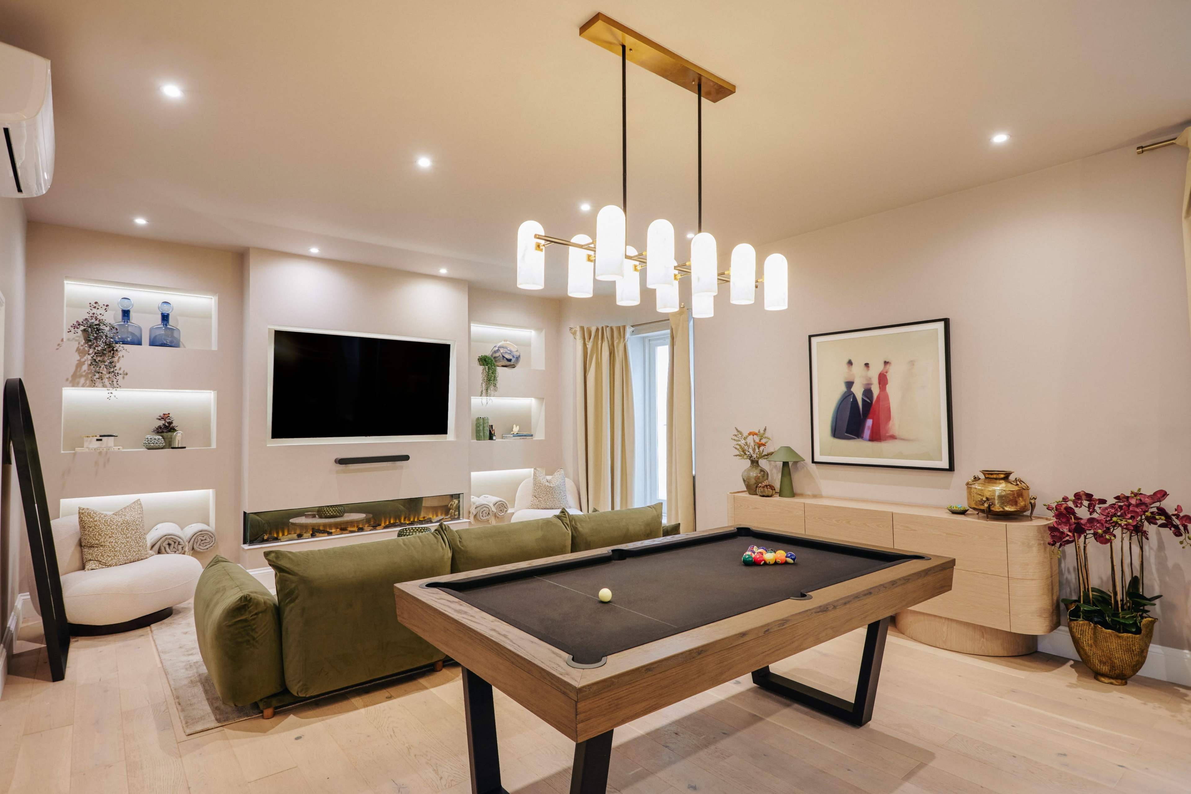 Beautiful Fulham Townhouse with a Bar & Games Room Image in Fulham, Greater London, ENG