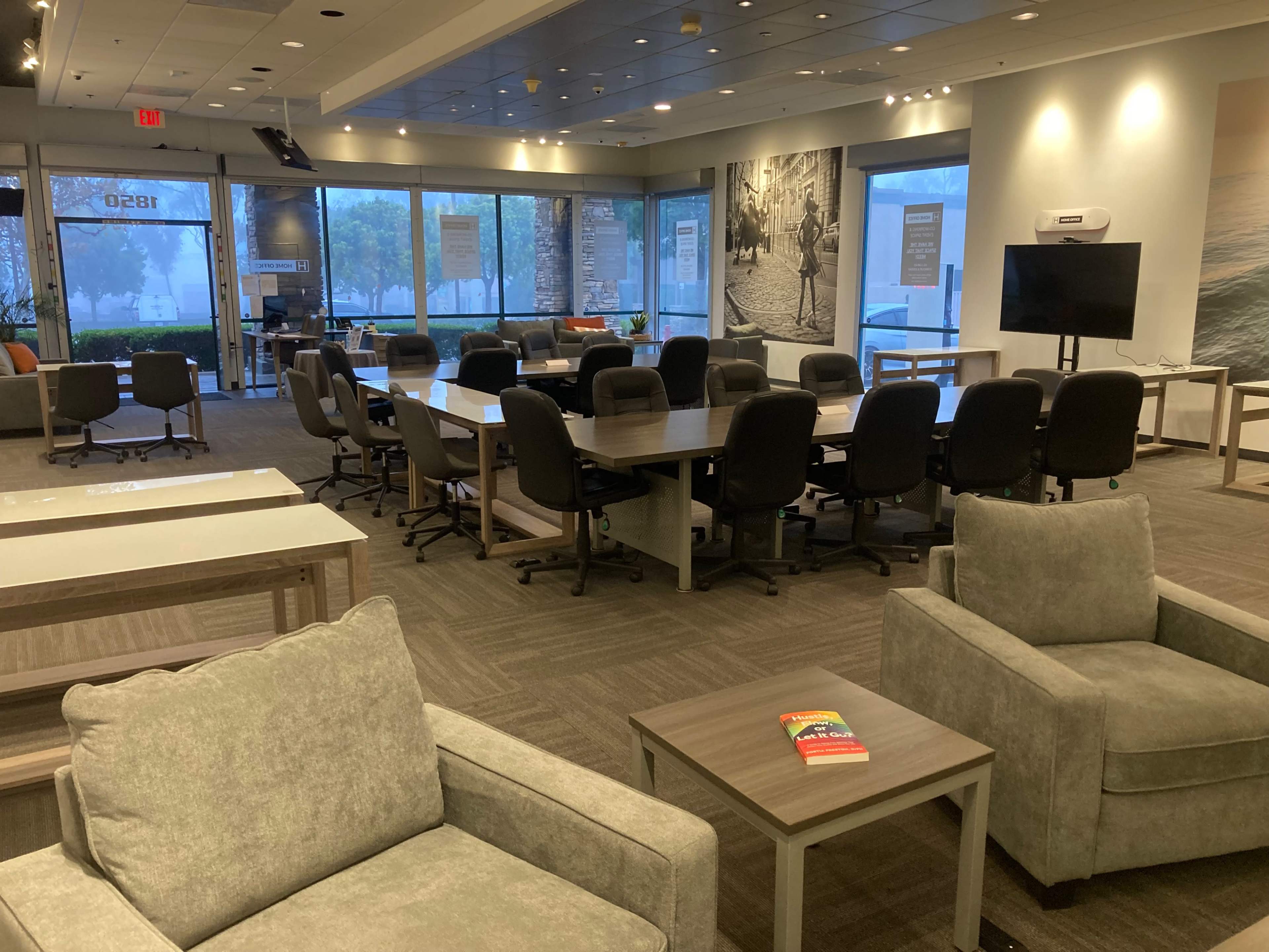 Bright + Modern Long Beach Venue for Meetings, Classes, Offsites & Celebrations Image in Signal Hill, Signal Hill, CA