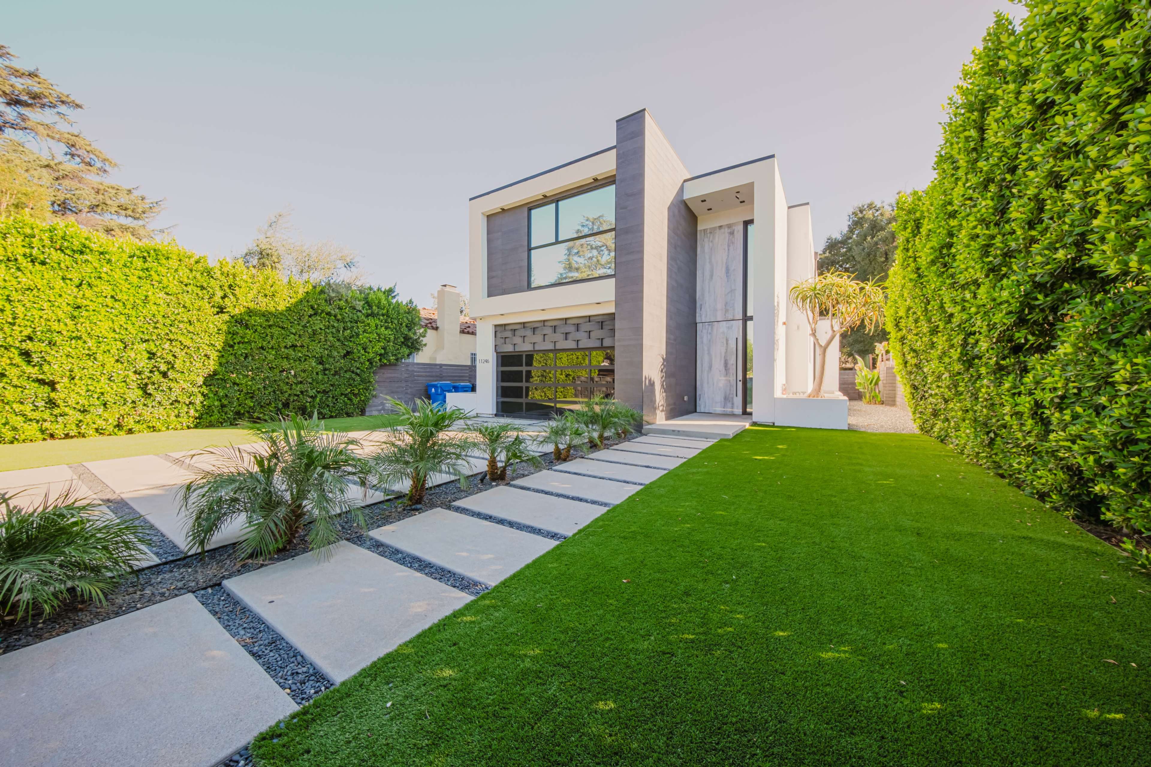 MODERN MARVEL WITH LUXE OUTDOOR OASIS Image in North Hollywood, Toluca Lake, CA