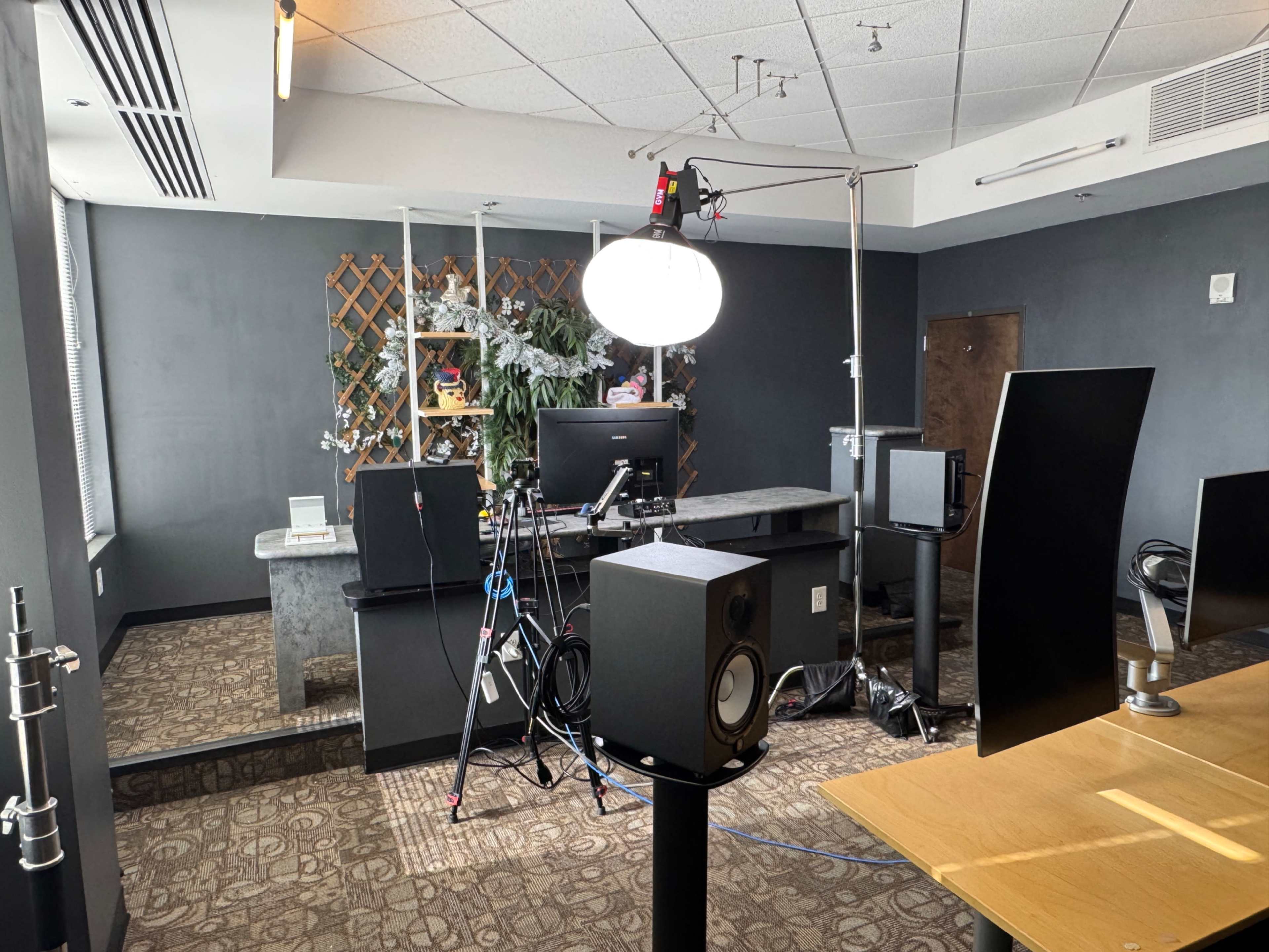 Professional Atlanta Video & Photo Studio with Lighting, Livestream Setups & Flexible Workspace Image in Brookhaven, brookhaven, GA