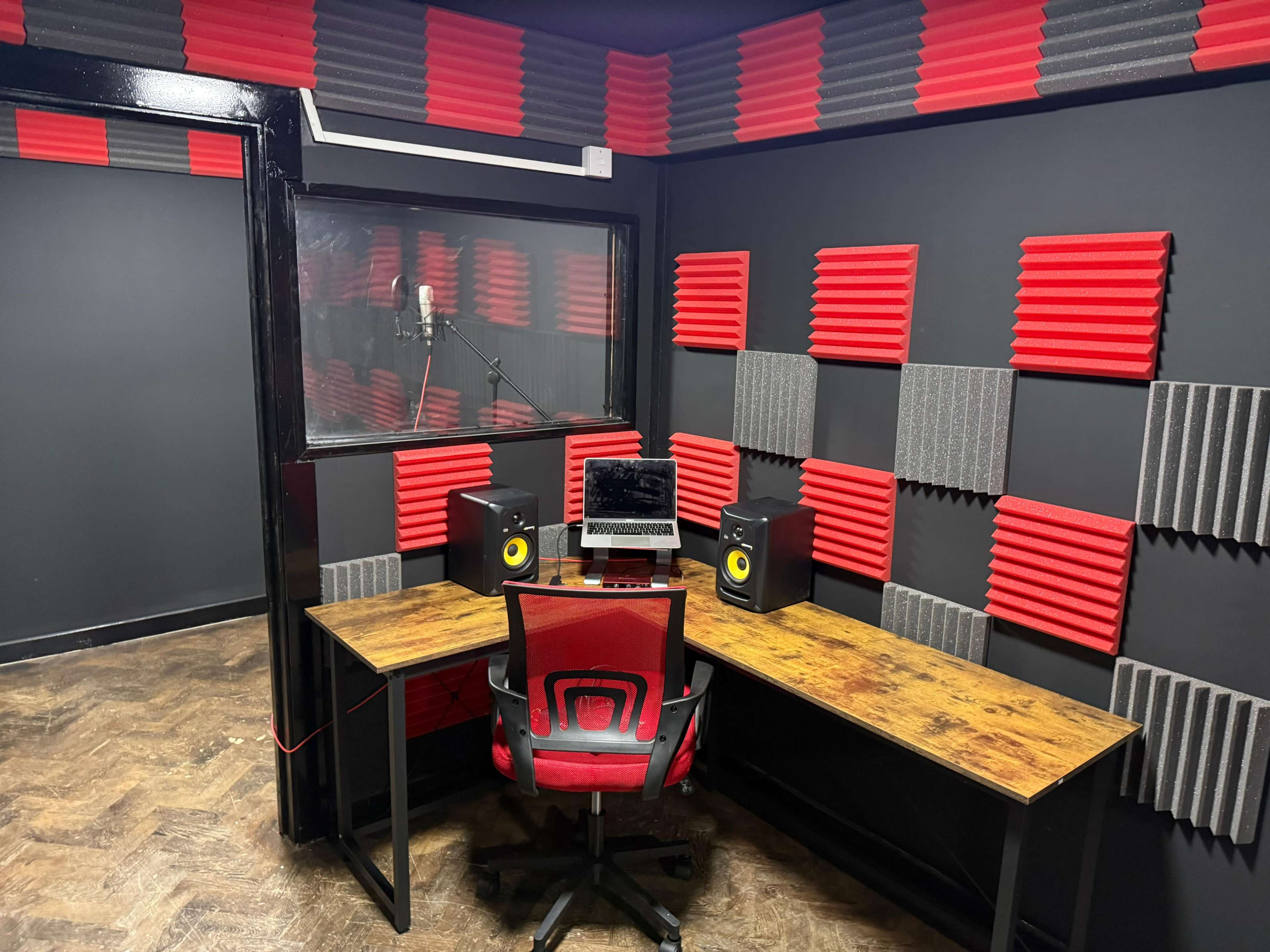 Music Production and Recording Space Image in London, London, ENG