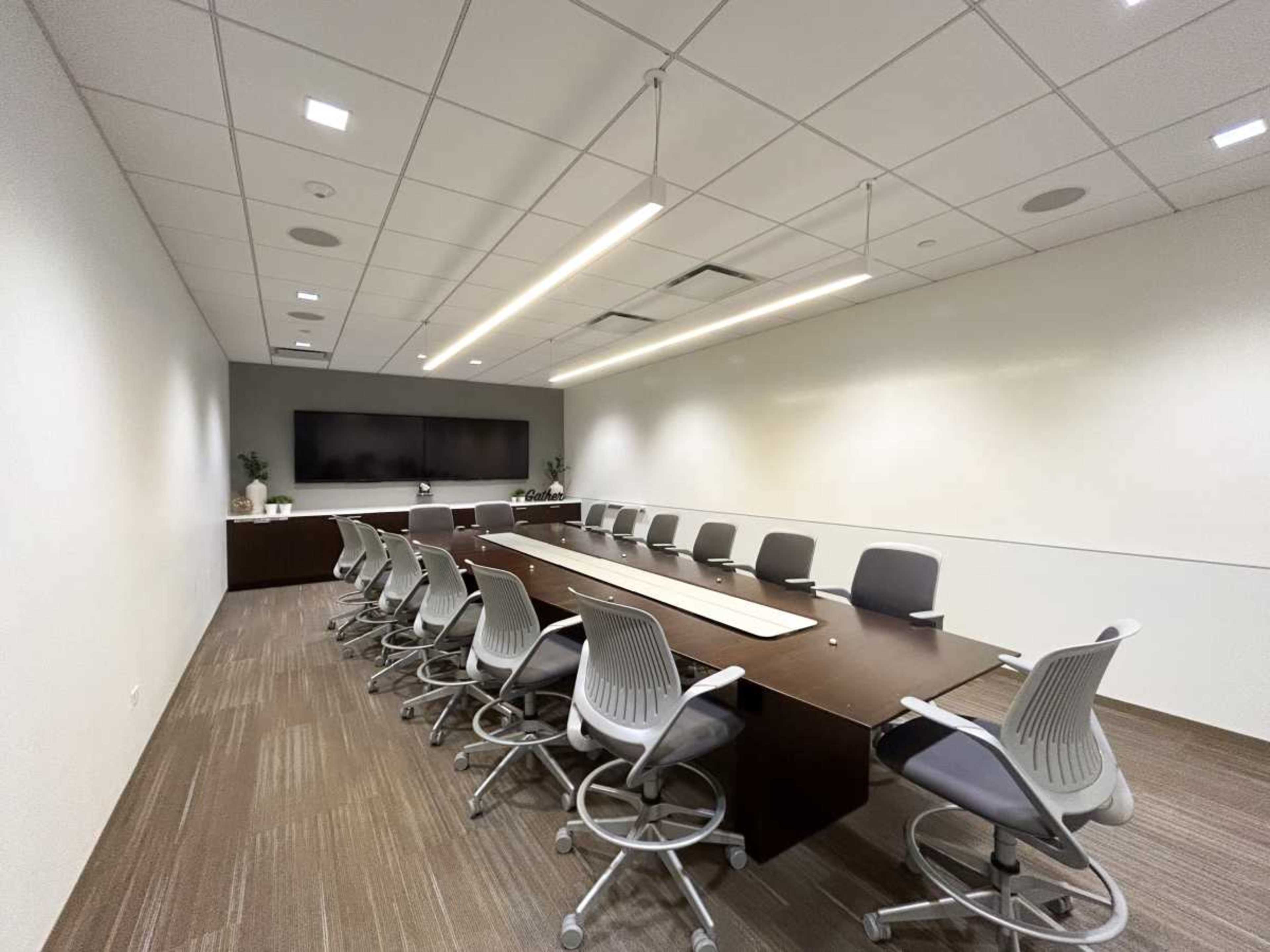 Professional Boardroom Near O'hare Airport Image in Schaumburg Township, Schaumburg, IL