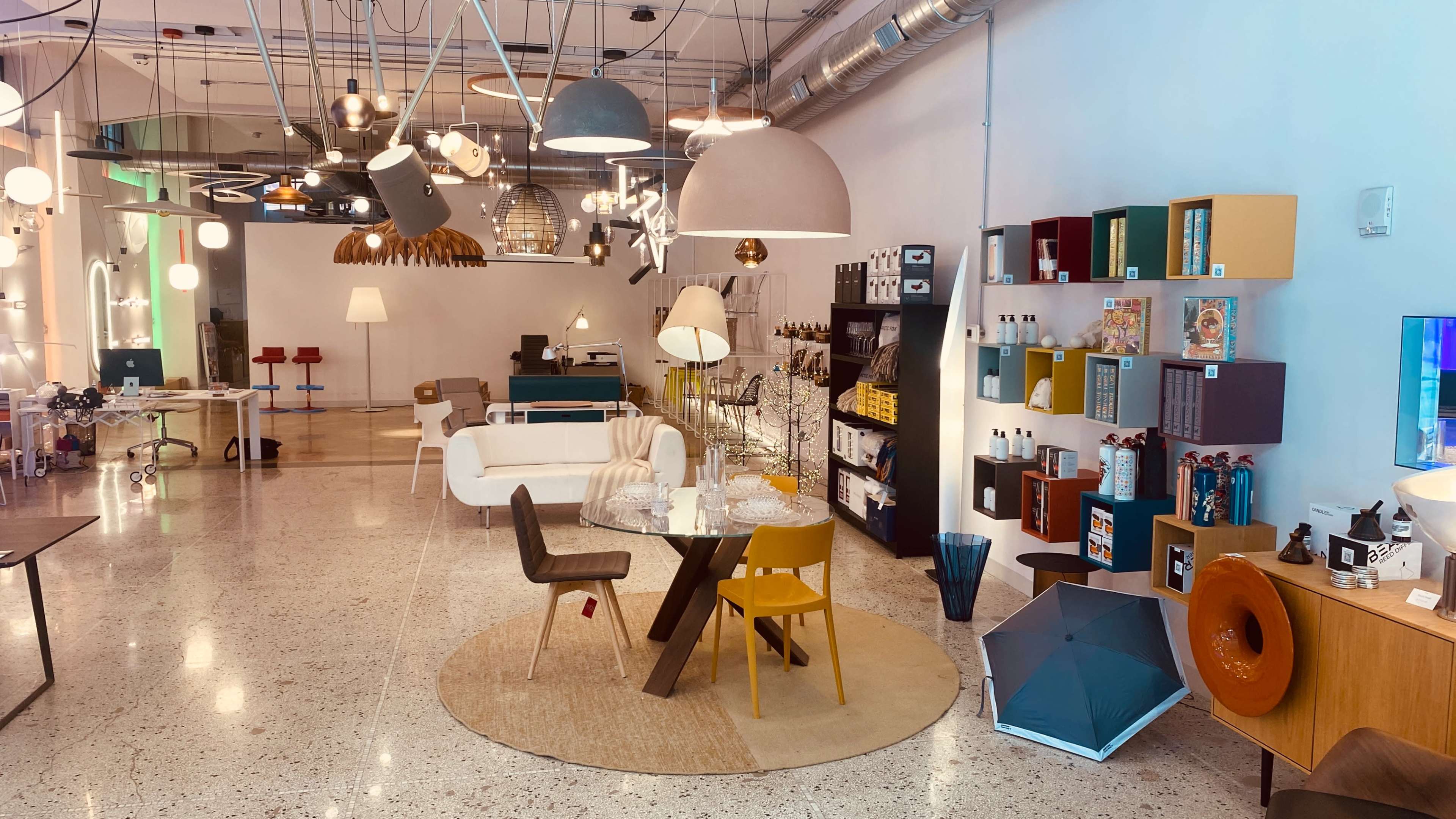 Upscale Modern Showroom for Private Events, Pop-Ups & Gatherings Image in Central Business District, Cincinnati, OH