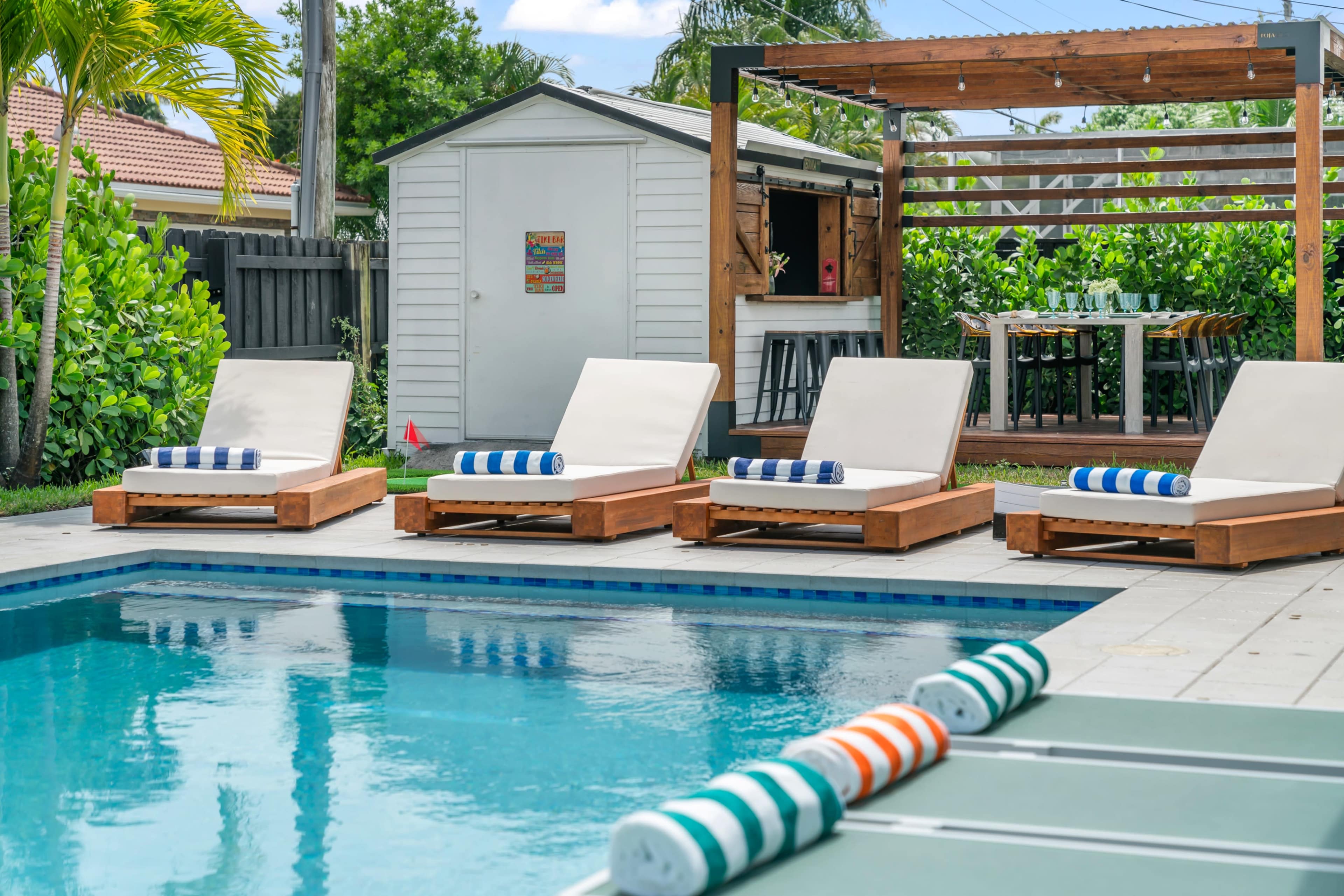 Hollywood Luxury Poolside Paradise · Outdoor Bar · Smart Gym Image in Park East, Hollywood, FL