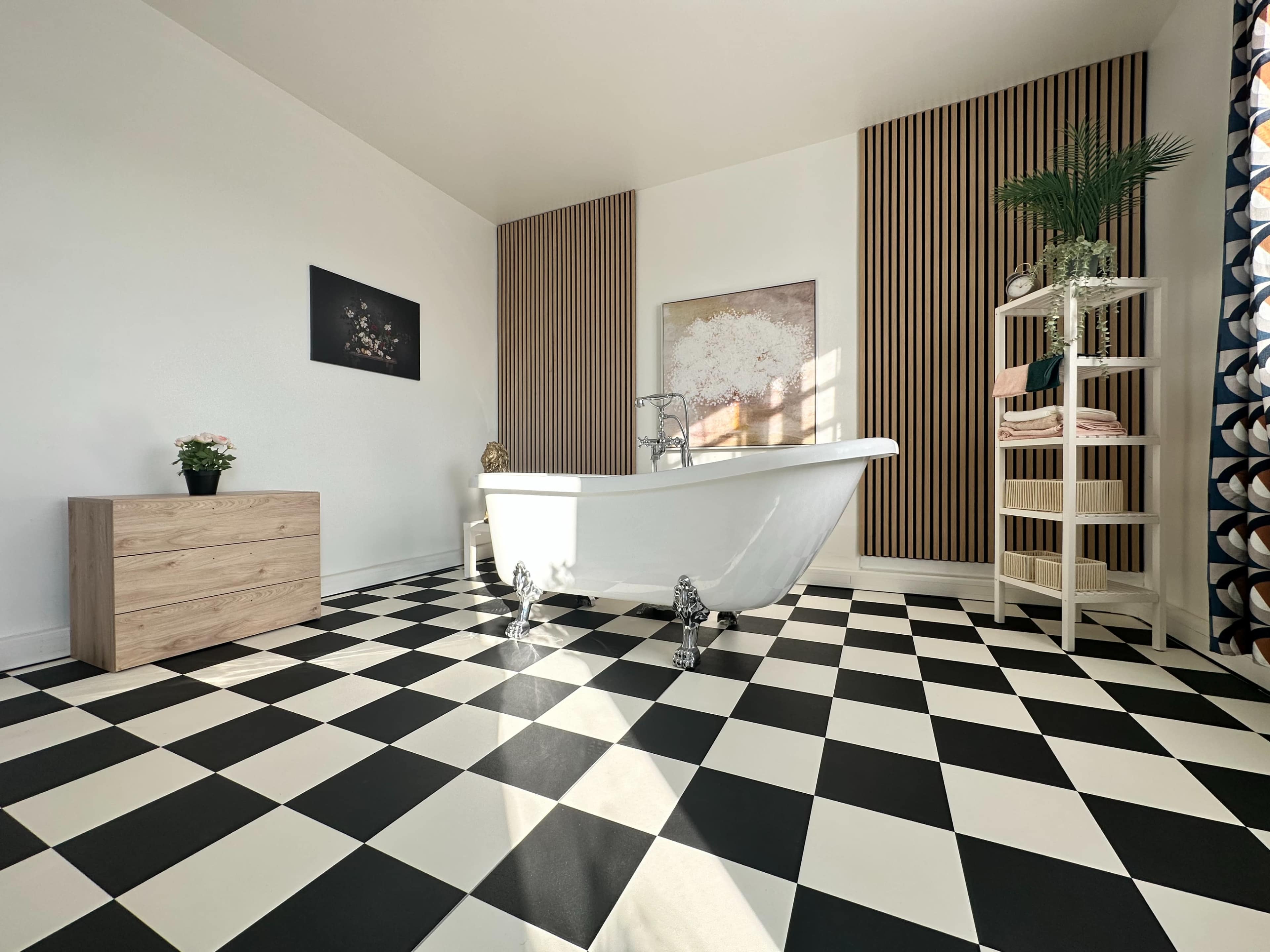 Appartement haussmannien avec salle de bain en studio Image in , Chilly Mazzarin, 